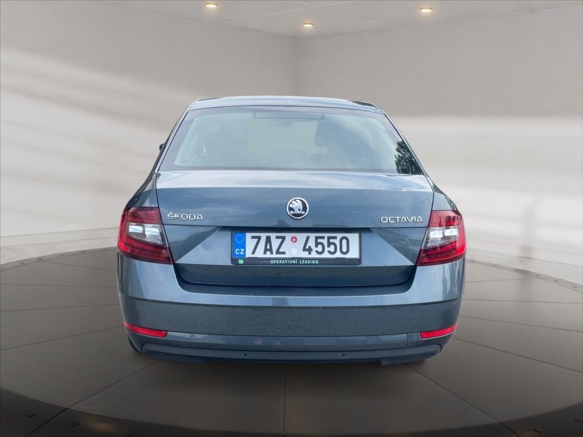 Škoda Octavia, 2,0 110 Style - fotka 5