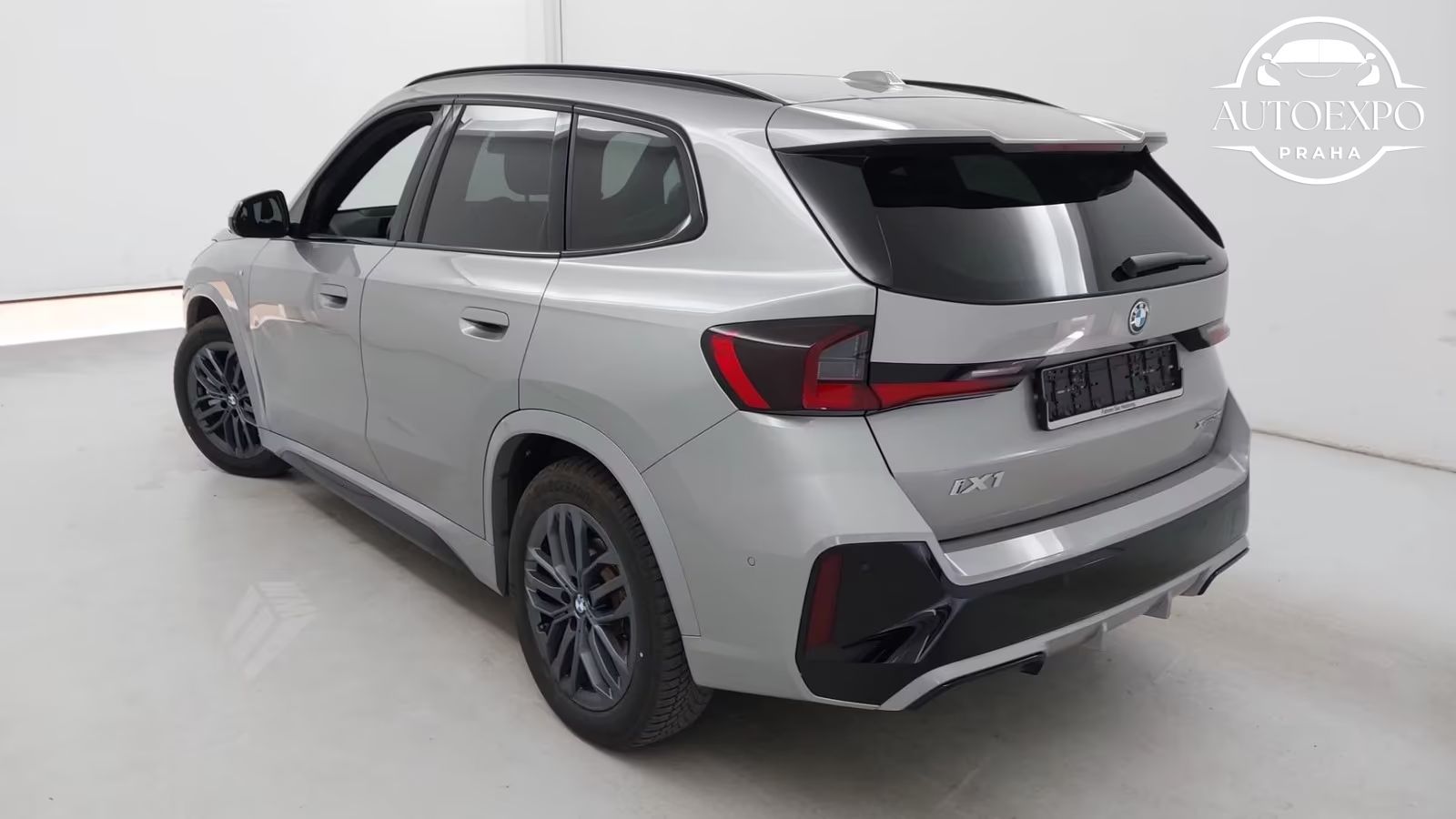 BMW iX1, 30 xDrive M Sport - fotka 3