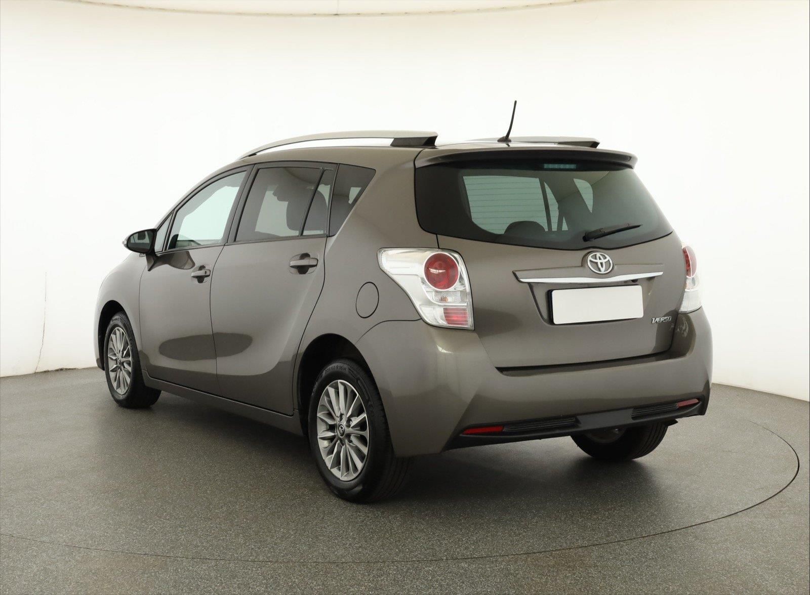 Toyota Verso, 1.8 Valvematic, Automat - fotka 4