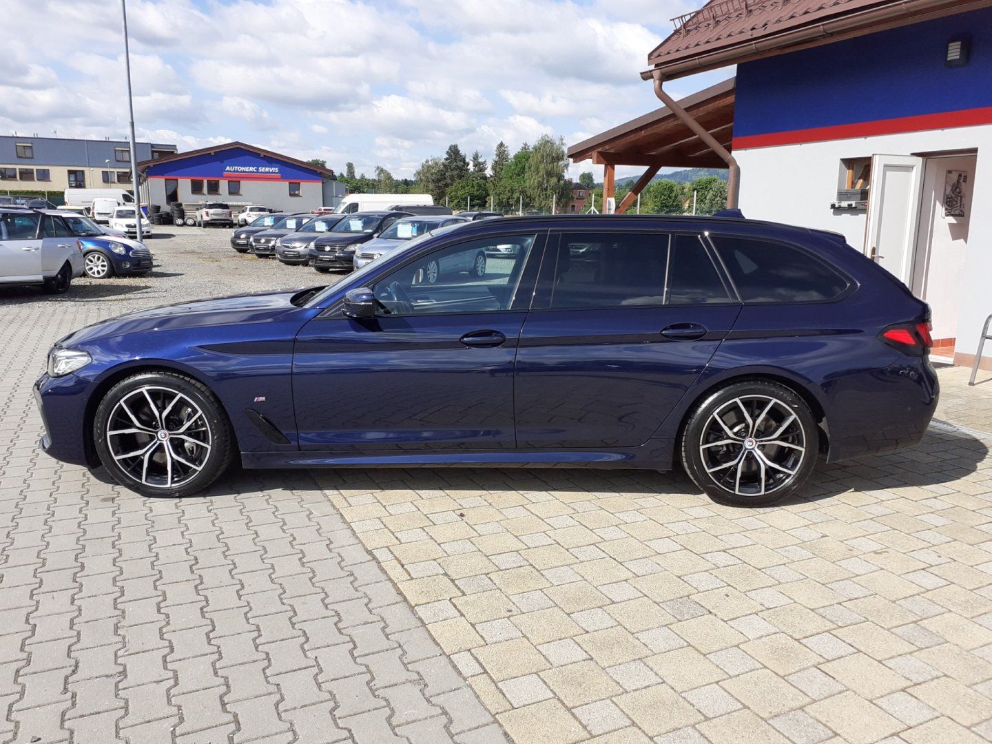 BMW Řada 5, 540d x Drive 250 Kw  ČR - fotka 6