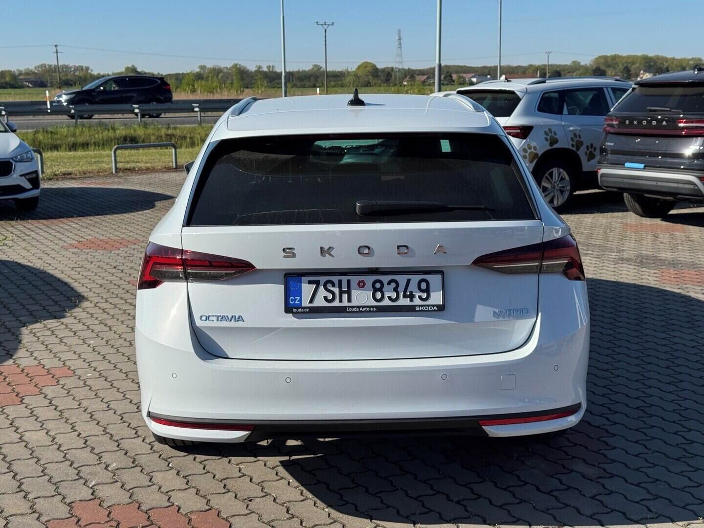 Škoda Octavia, Combi Exclusive Selection 1,5 - fotka 5