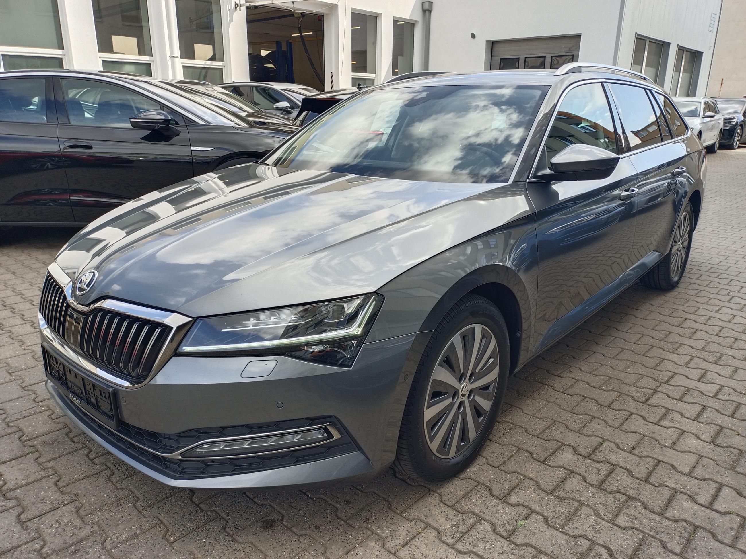Škoda Superb, Style 2.0 TSI 140kW DSG Tažné - fotka 3