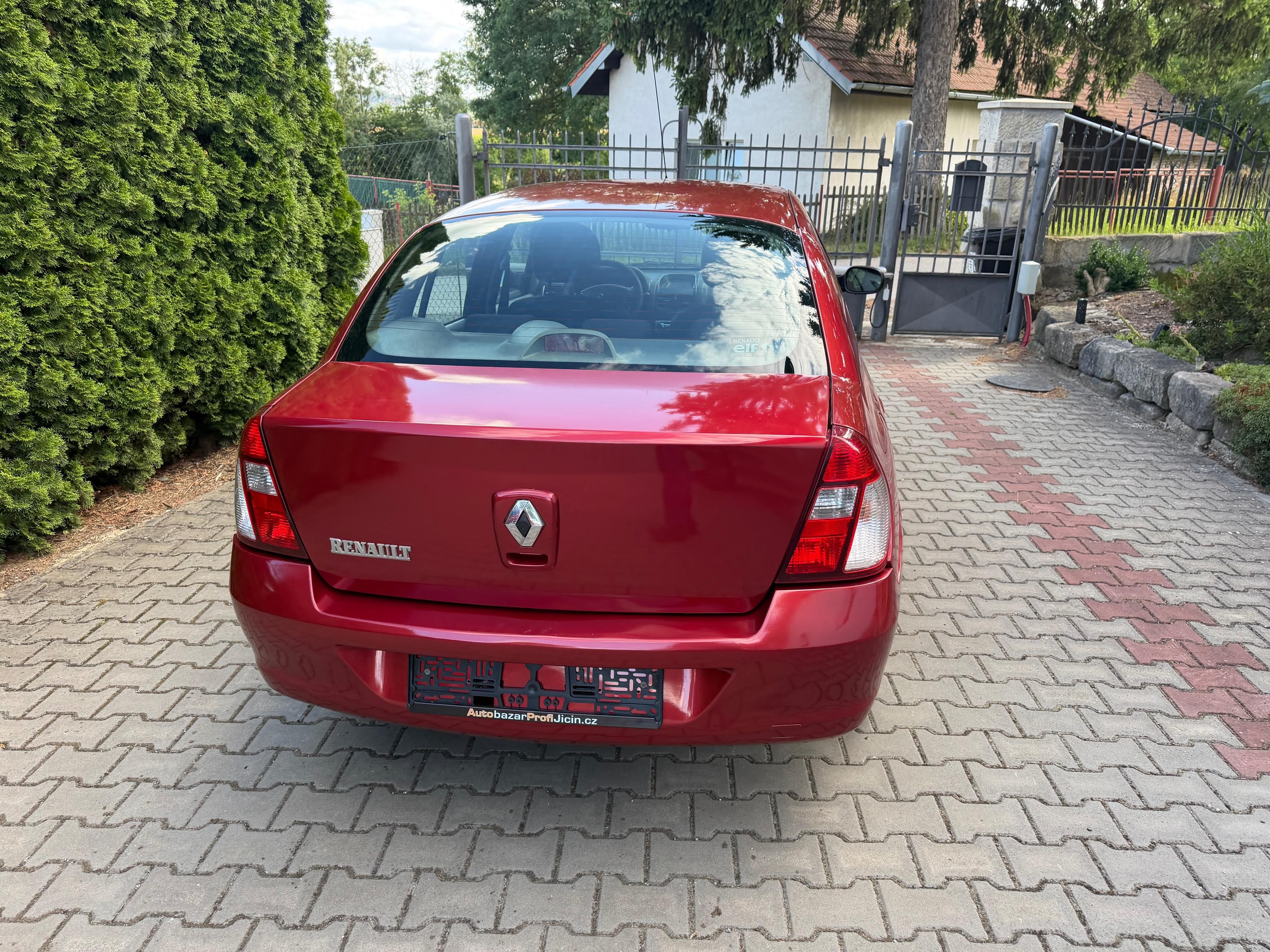 Renault Thalia, 1,4i/16 V nové zimáky  klima - fotka 5