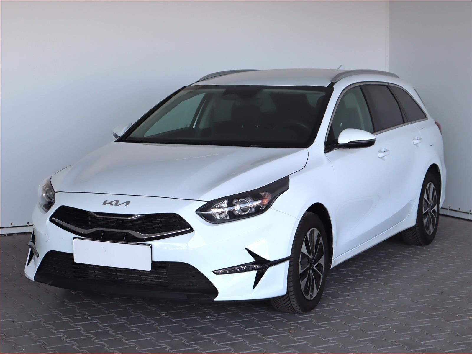 Kia Cee´d, 1.5 T-GDI, Gold, Automat - fotka 2