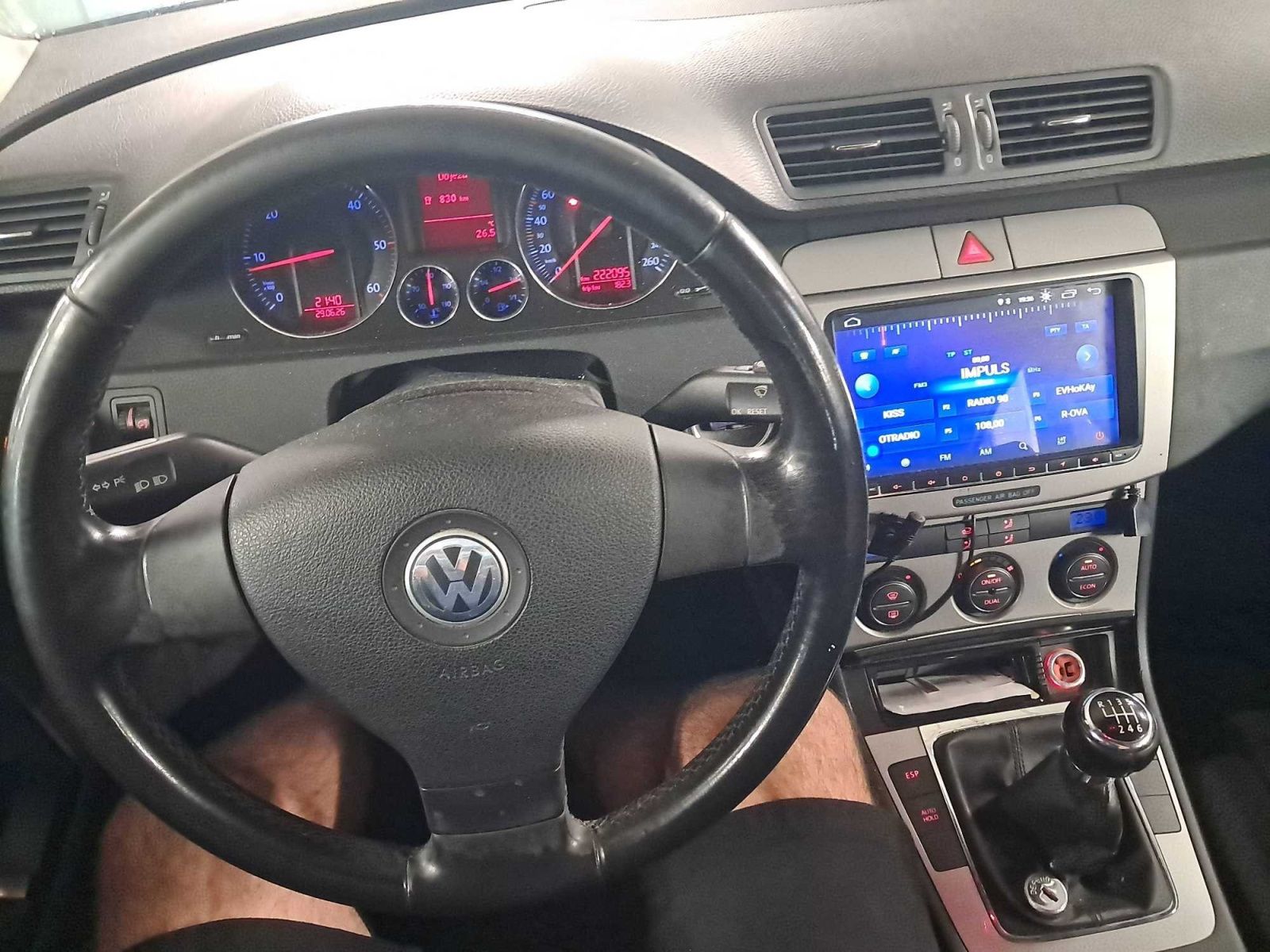 Volkswagen Passat, 2.0 TDI, po STK - fotka 3