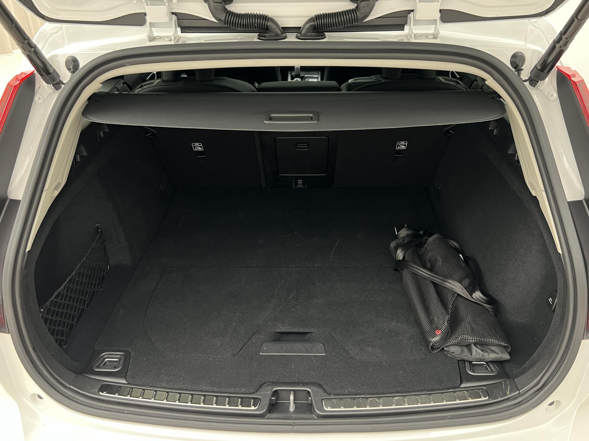 Volvo V60, B4 DARK PLUS AUT - fotka 5