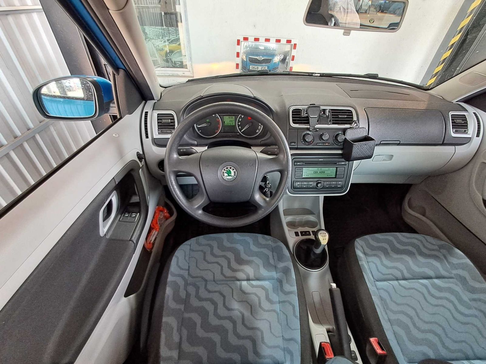 Škoda Roomster, 1.2 12V, ČR,1.maj, po STK - fotka 3