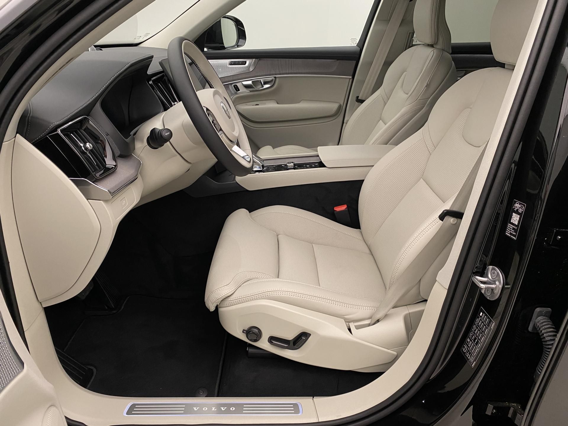 Volvo XC90, B5 AWD AUT BRIGHT PLUS 7míst - fotka 3