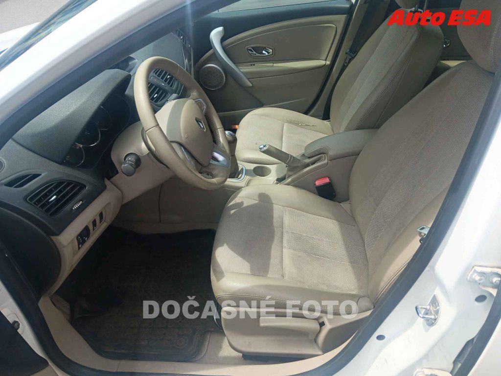 Renault Fluence, 1.6i,ČR - fotka 3