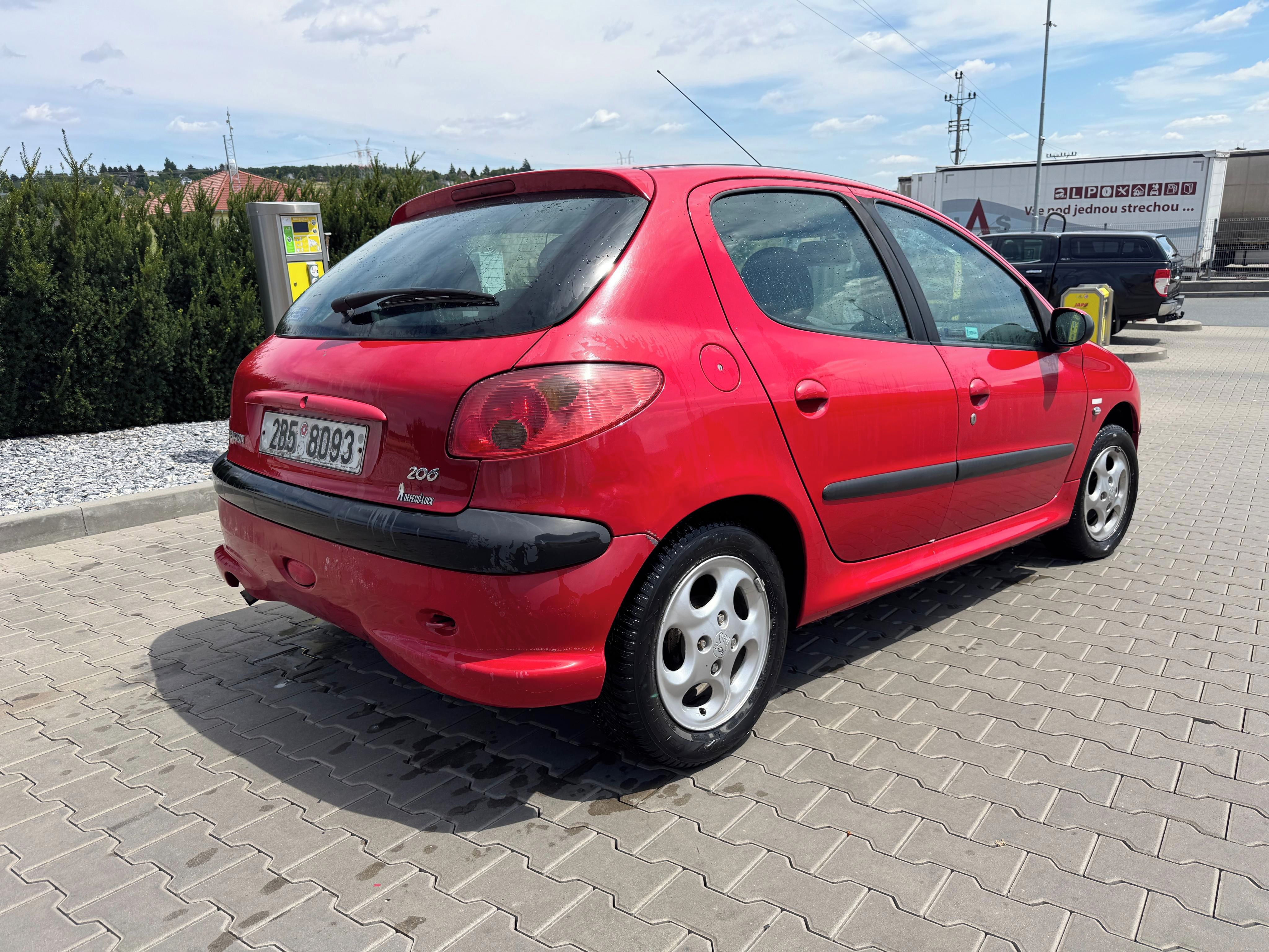 Peugeot 206, 1.1 44kw Vhodný na opravu - fotka 3