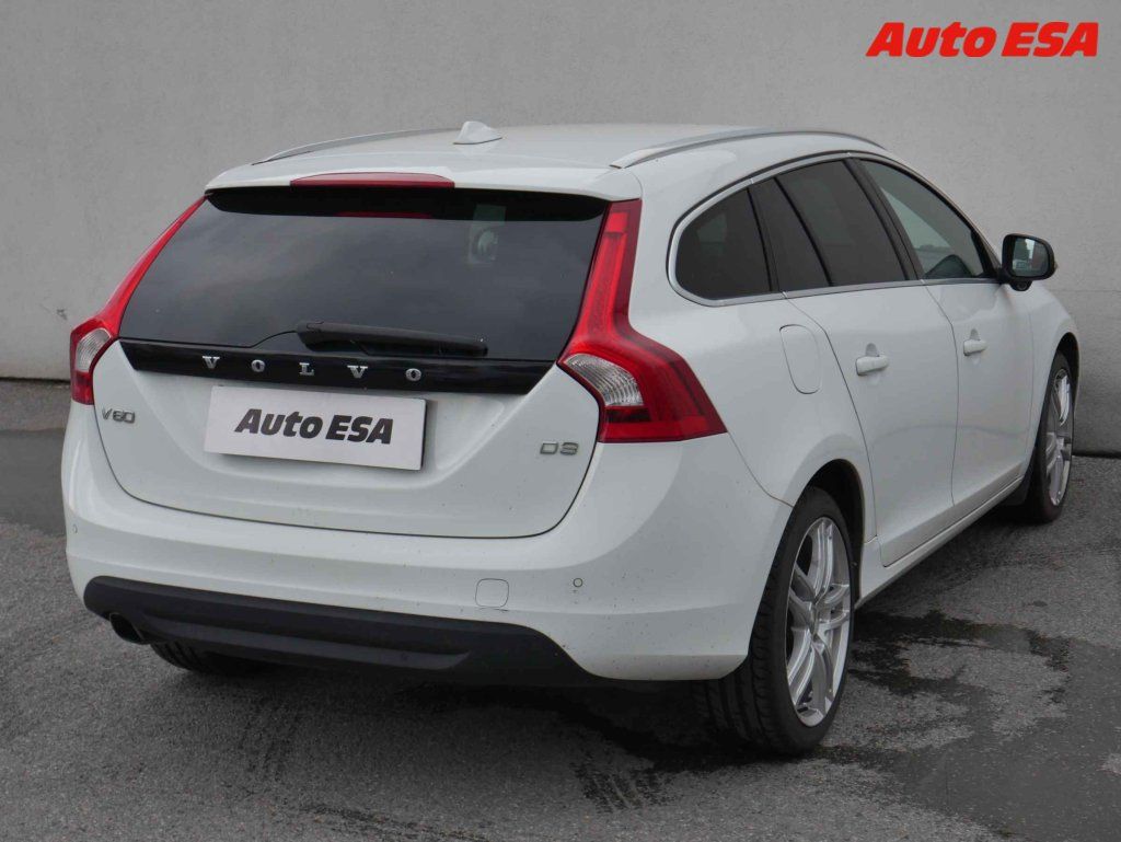 Volvo V60, 2.0D - fotka 4