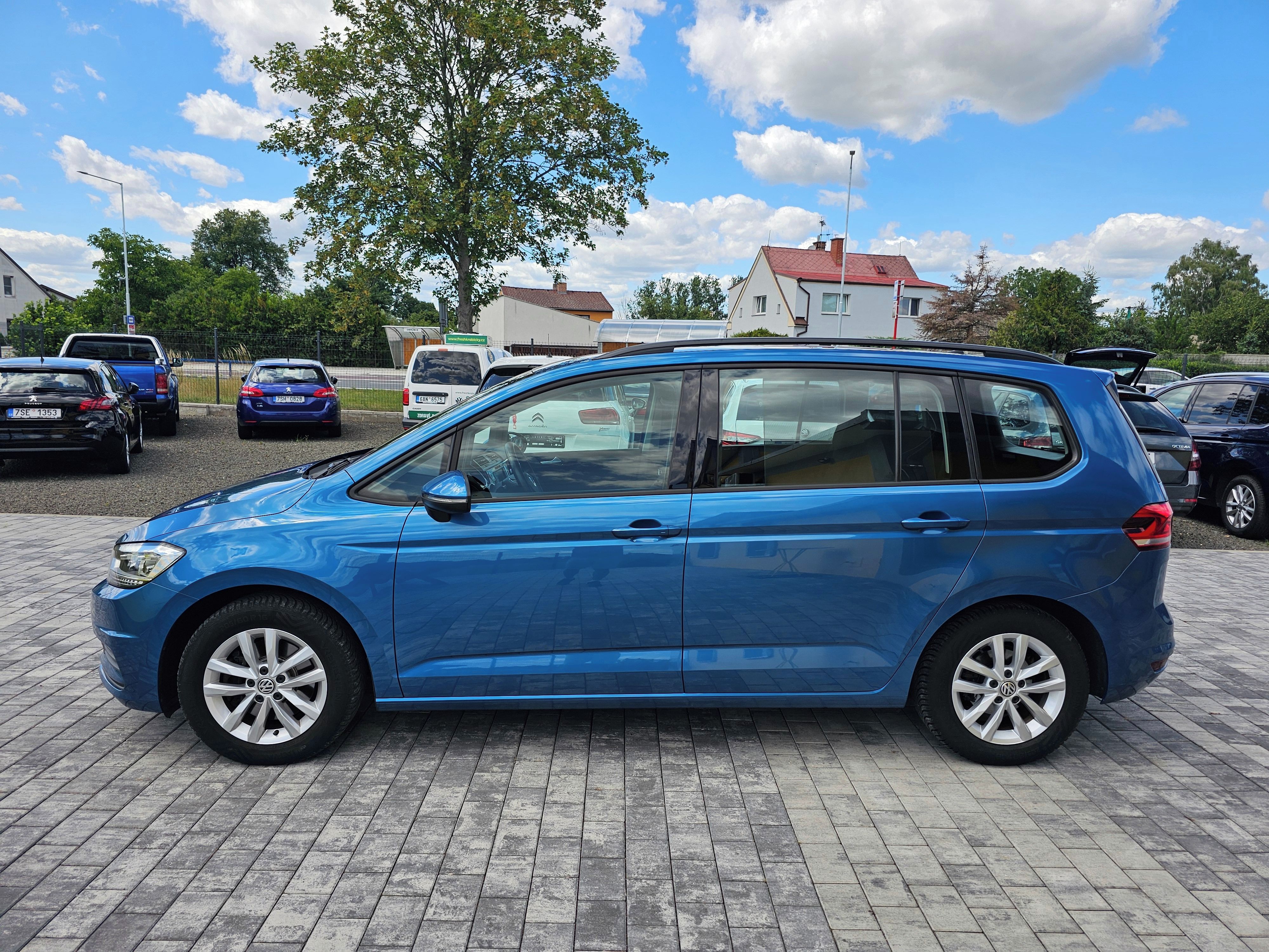 Volkswagen Touran, 1.4 TSI 110kw, Highline, 1 Maj - fotka 4
