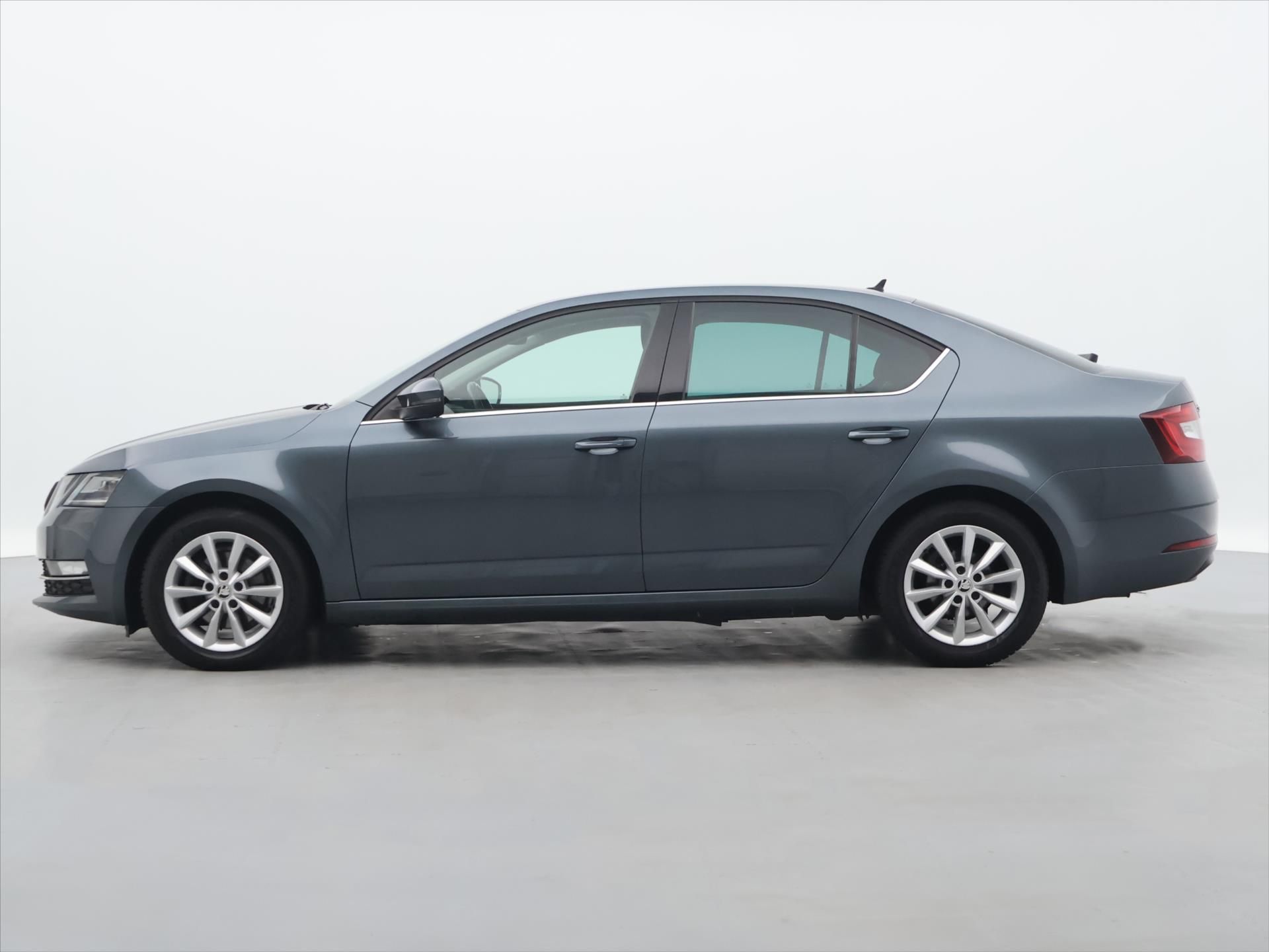 Škoda Octavia, 2,0 TDI 110kW DSG Style CZ - fotka 4
