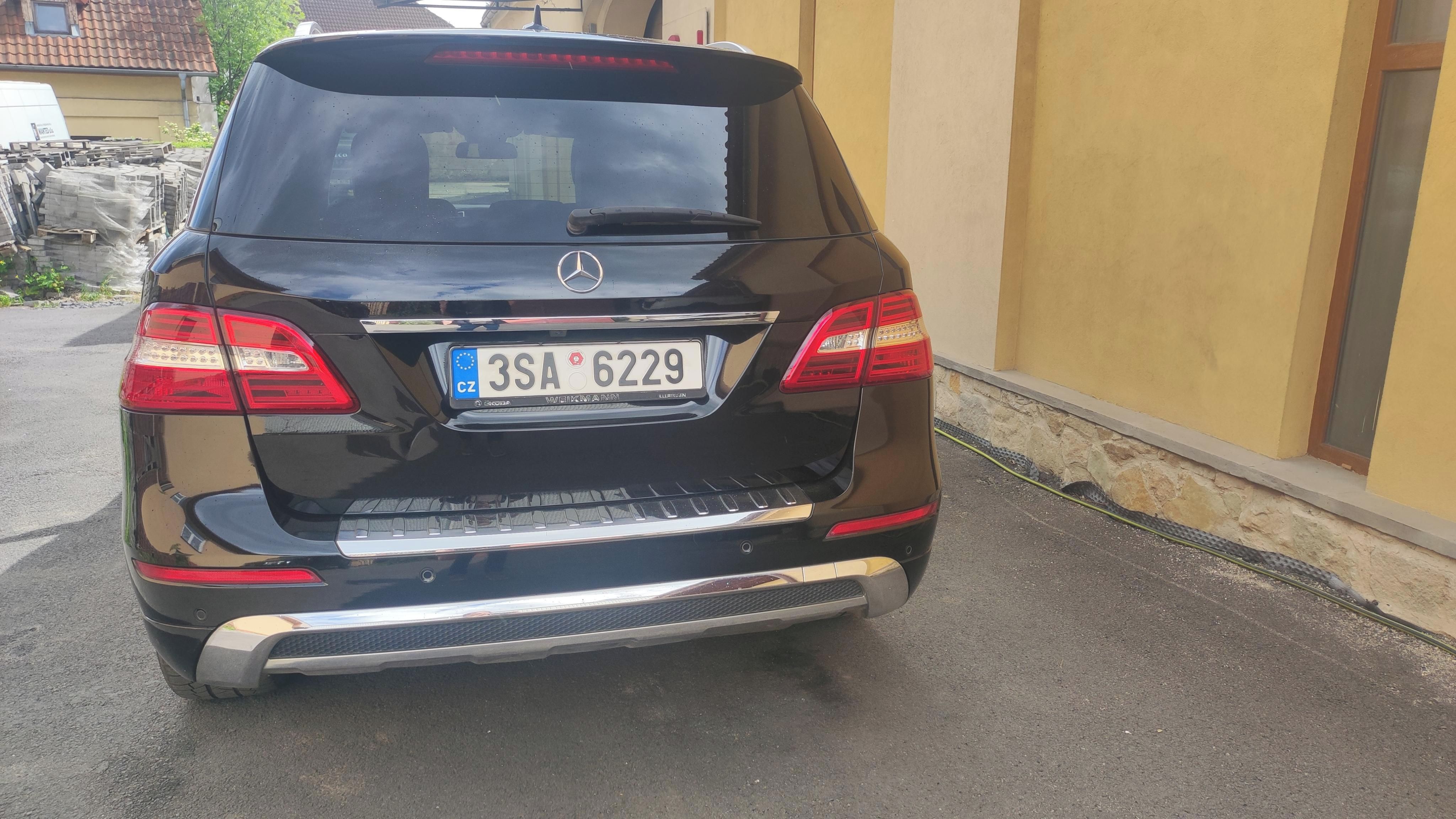 Mercedes-Benz ML, ML350 - 4MATIC, PANO, taž. - fotka 4