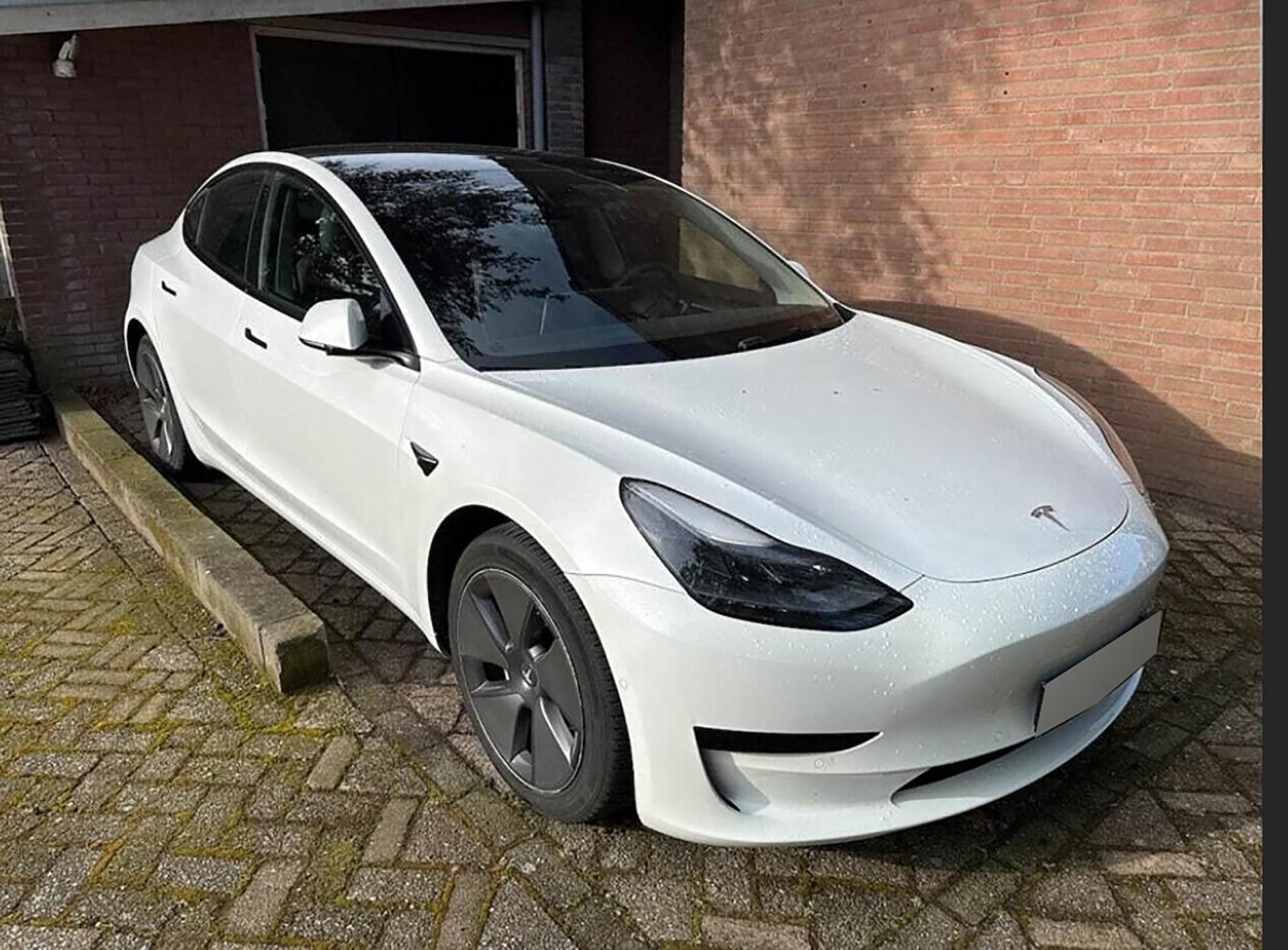Tesla Model 3, Standard Range Plus, LFP