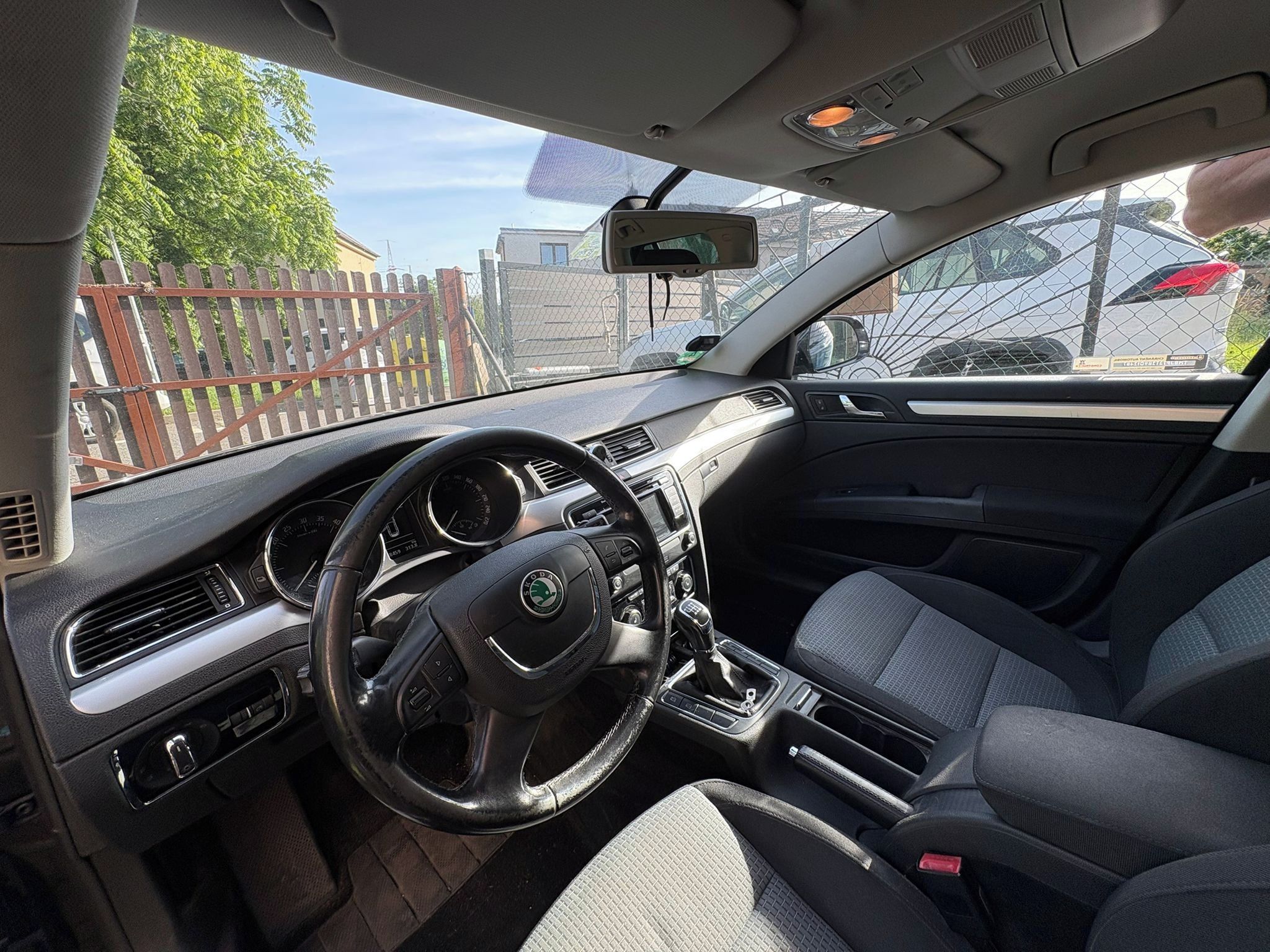 Škoda Superb, 2.0 TDI 125kw manual - fotka 5