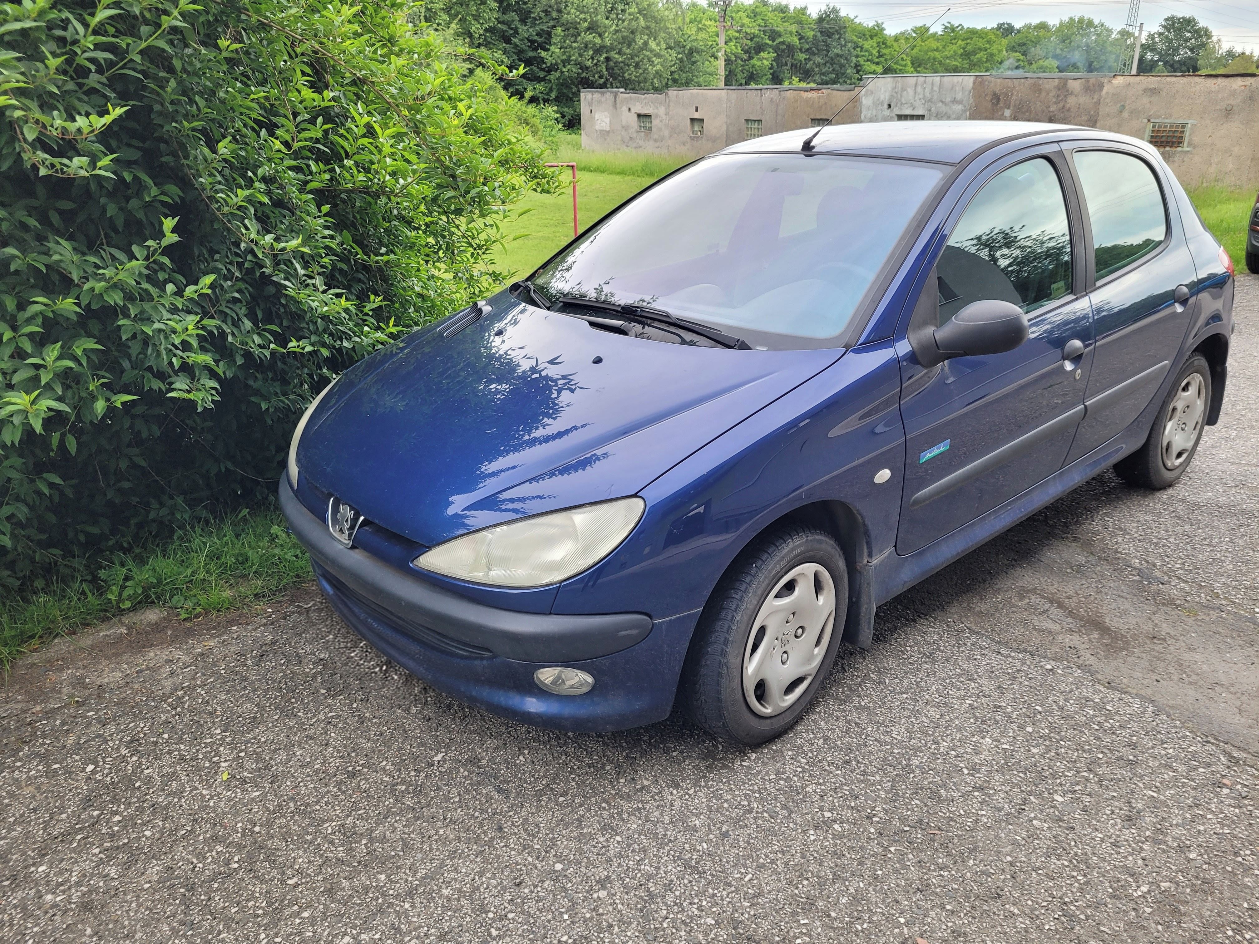 Peugeot 206, 1.4 top stav, čerstvě po servi