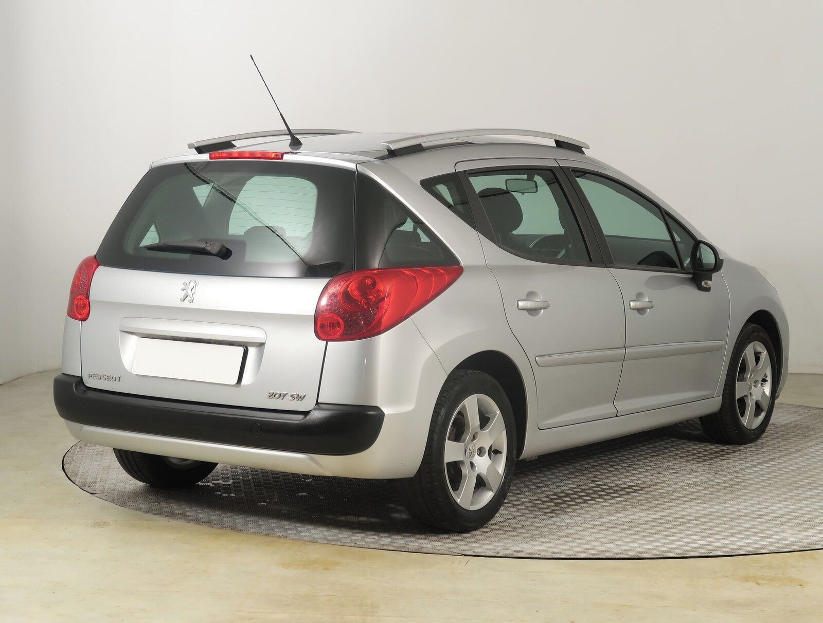 Peugeot 207, 1.6 HDi, po STK, jezdí výborně - fotka 5