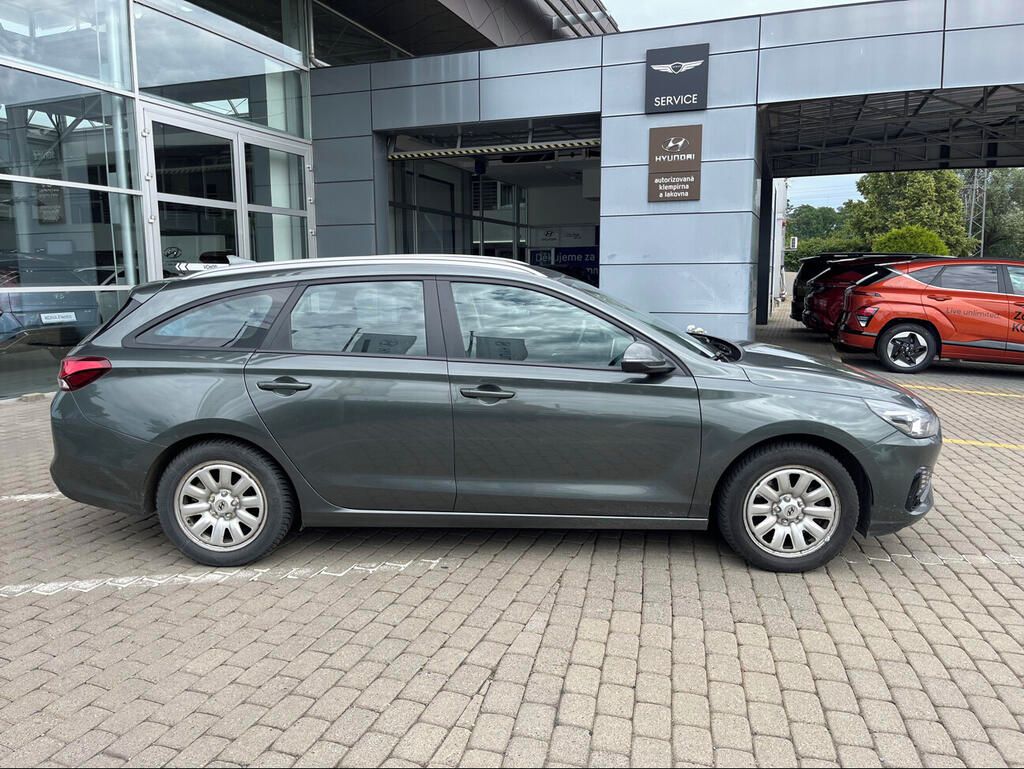 Hyundai i30, Comfort 1.5 DPi 81 kW - fotka 3
