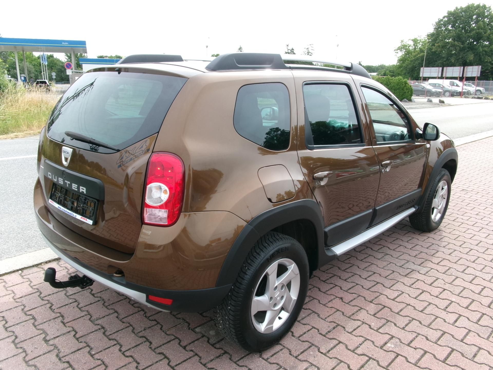 Dacia Duster, 1,6 16V 4x4 KLIMA TAŽNÉ ALU - fotka 4