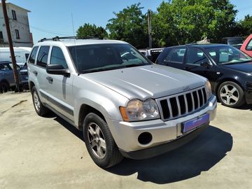 3.7 V6 LAREDO