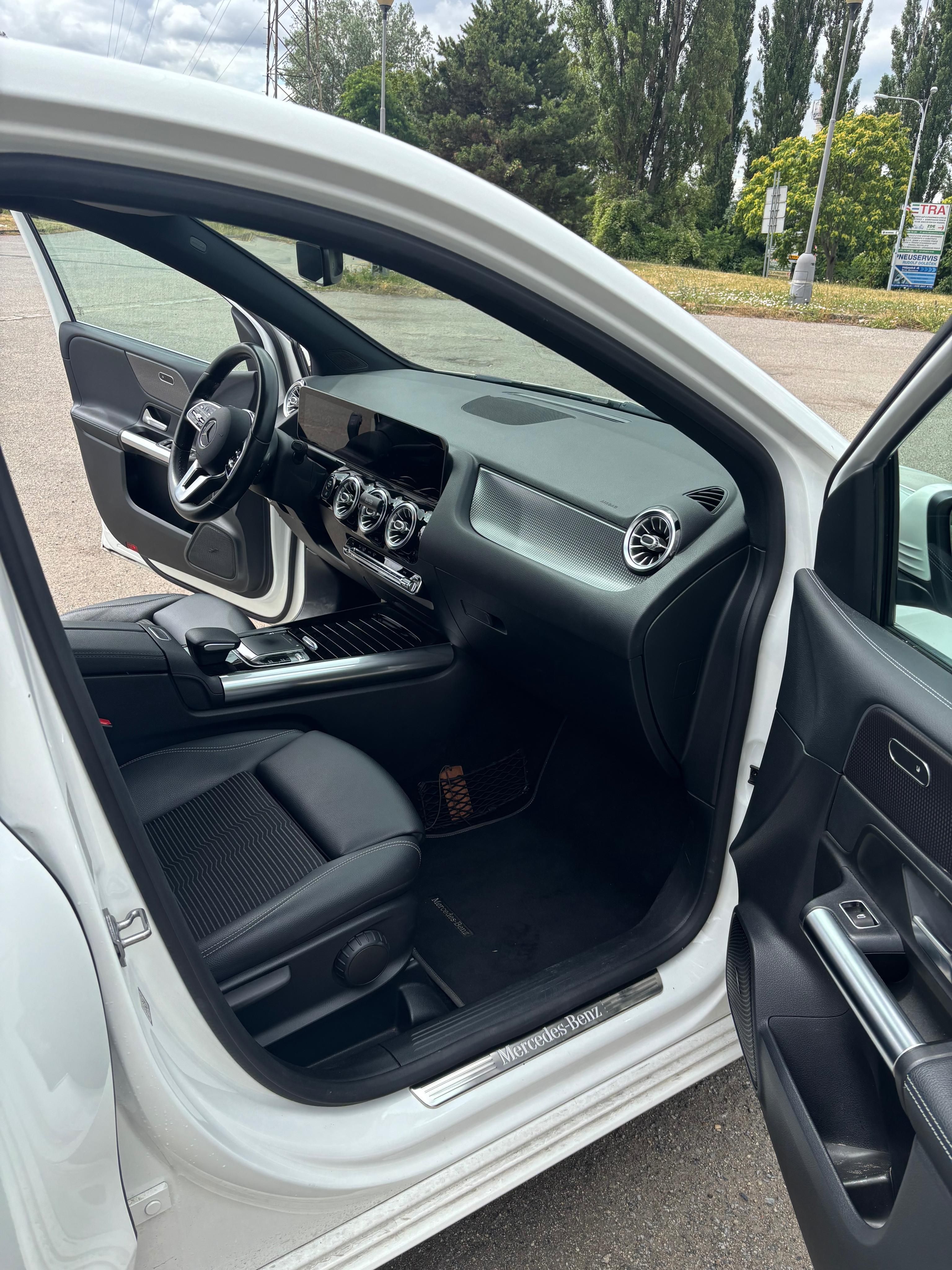 Mercedes-Benz Třídy B, B 180D, 66 400 km,Automat - fotka 6