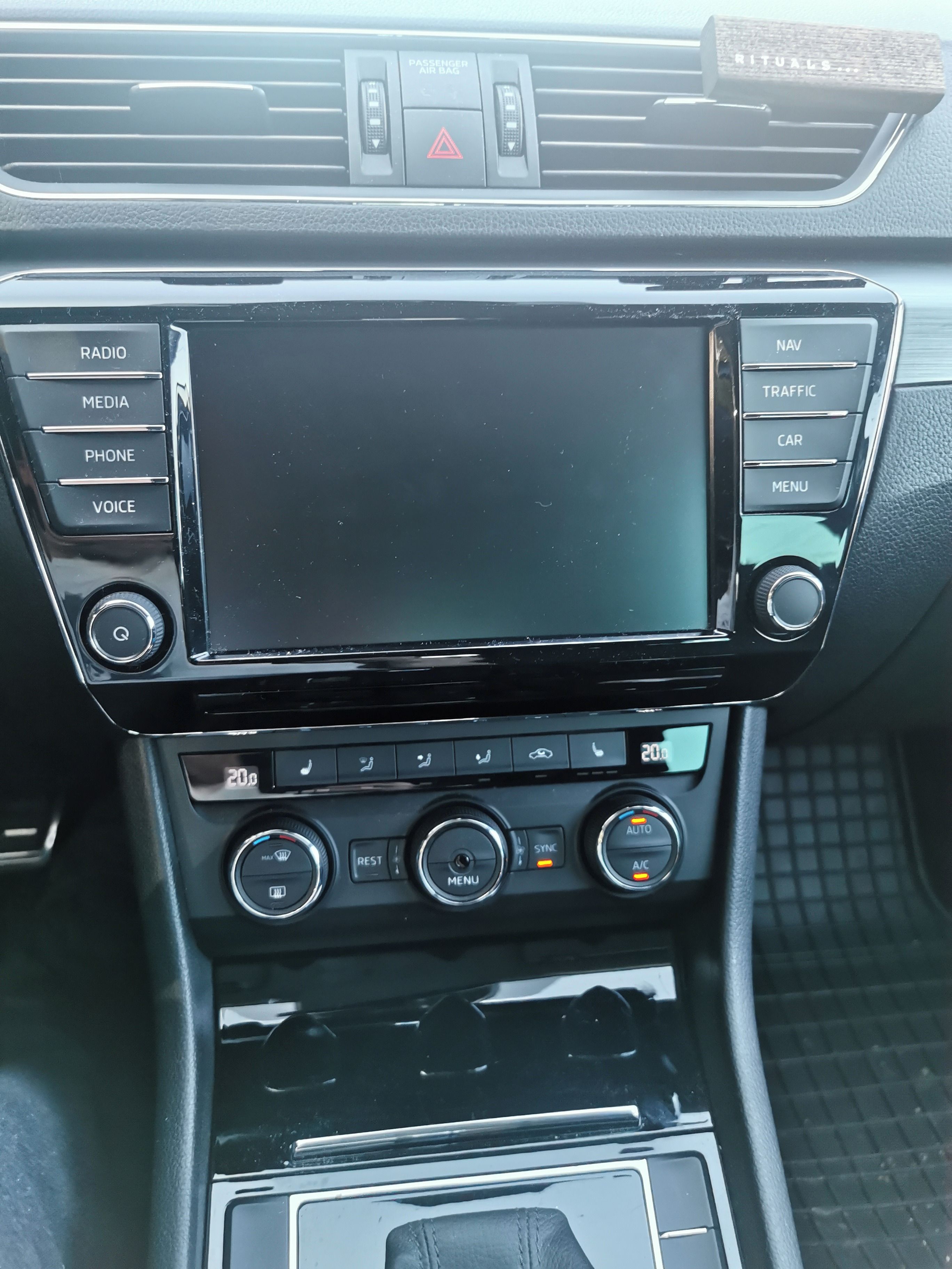 Škoda Superb, Superb 2.0 TDI - fotka 6
