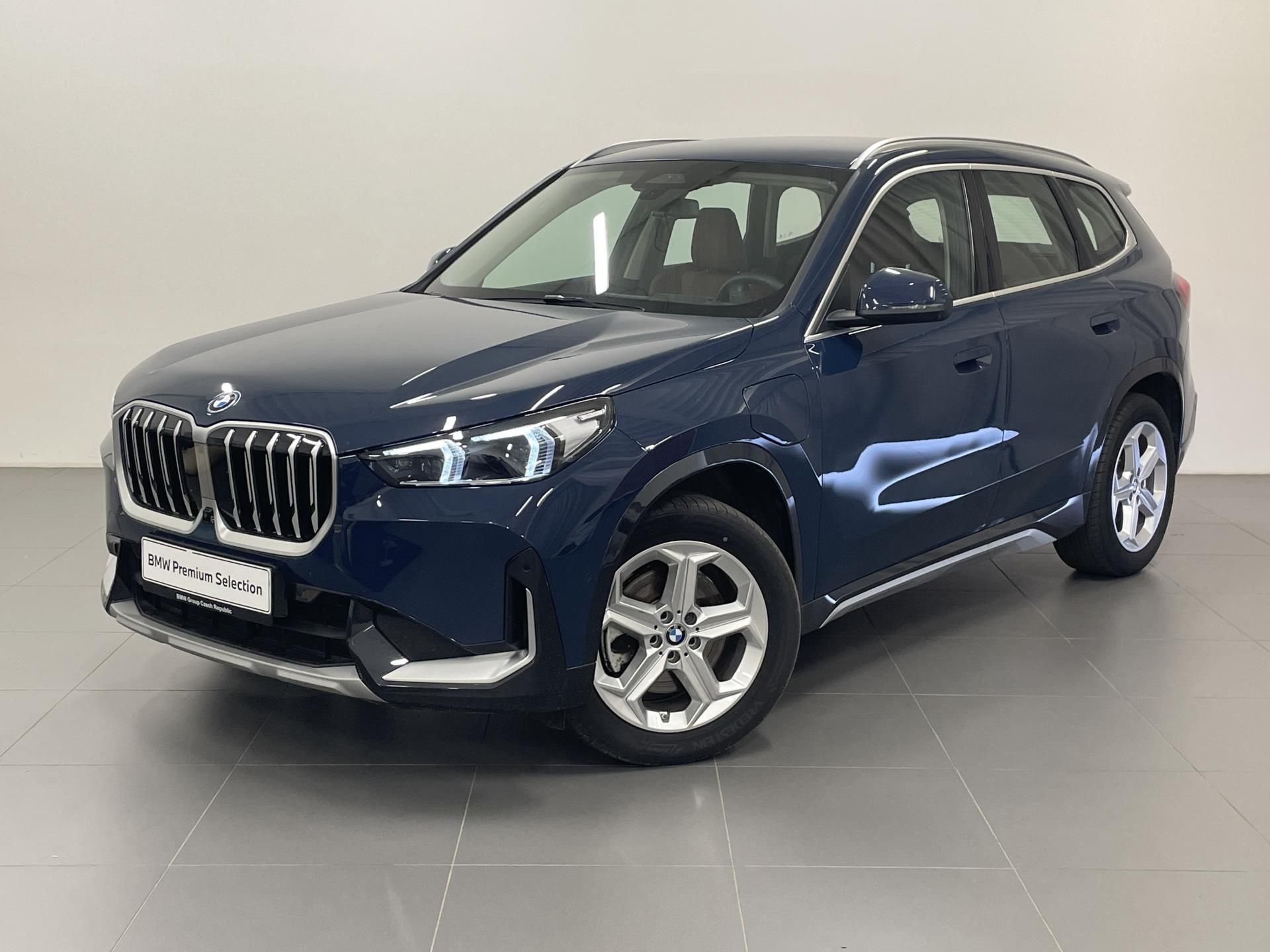 BMW iX1, xDrive30e