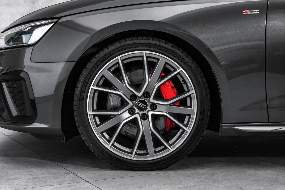 Audi A4, 50 TDI quattro S-line - fotka 3
