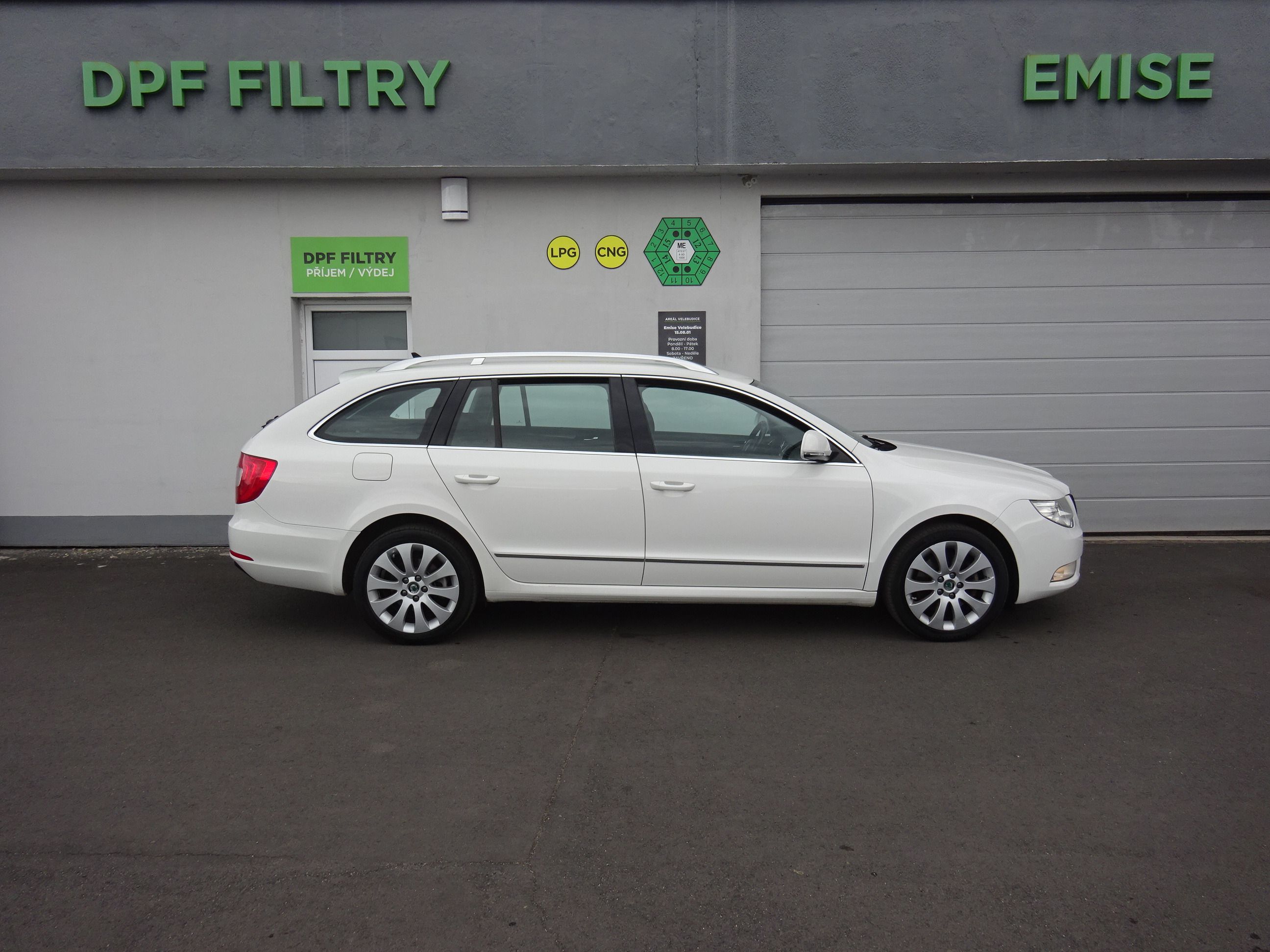 Škoda Superb, 2.0 TDi - fotka 2