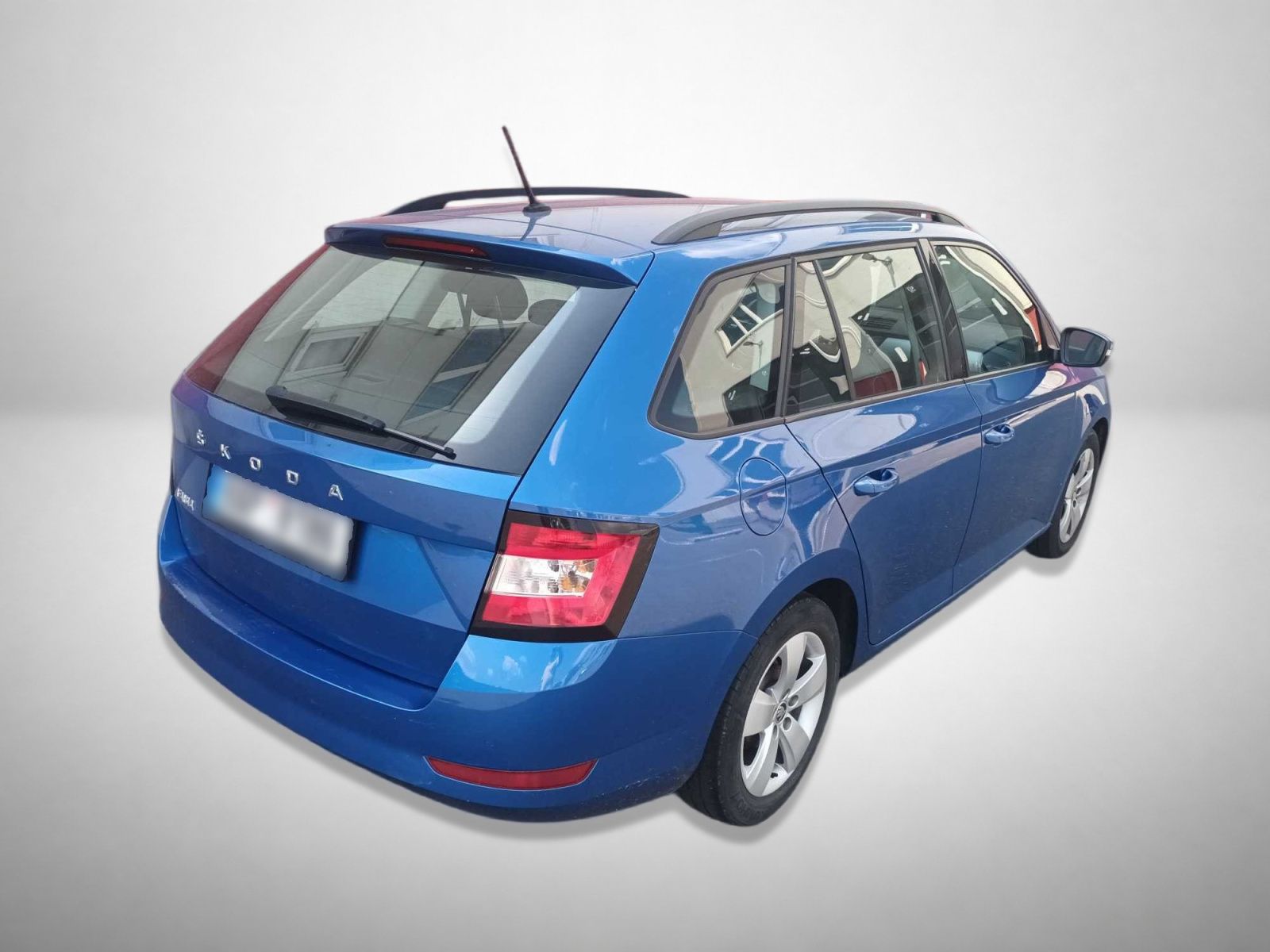 Škoda Fabia, 1.0 TSI, Ambition, ČR,1.maj - fotka 2