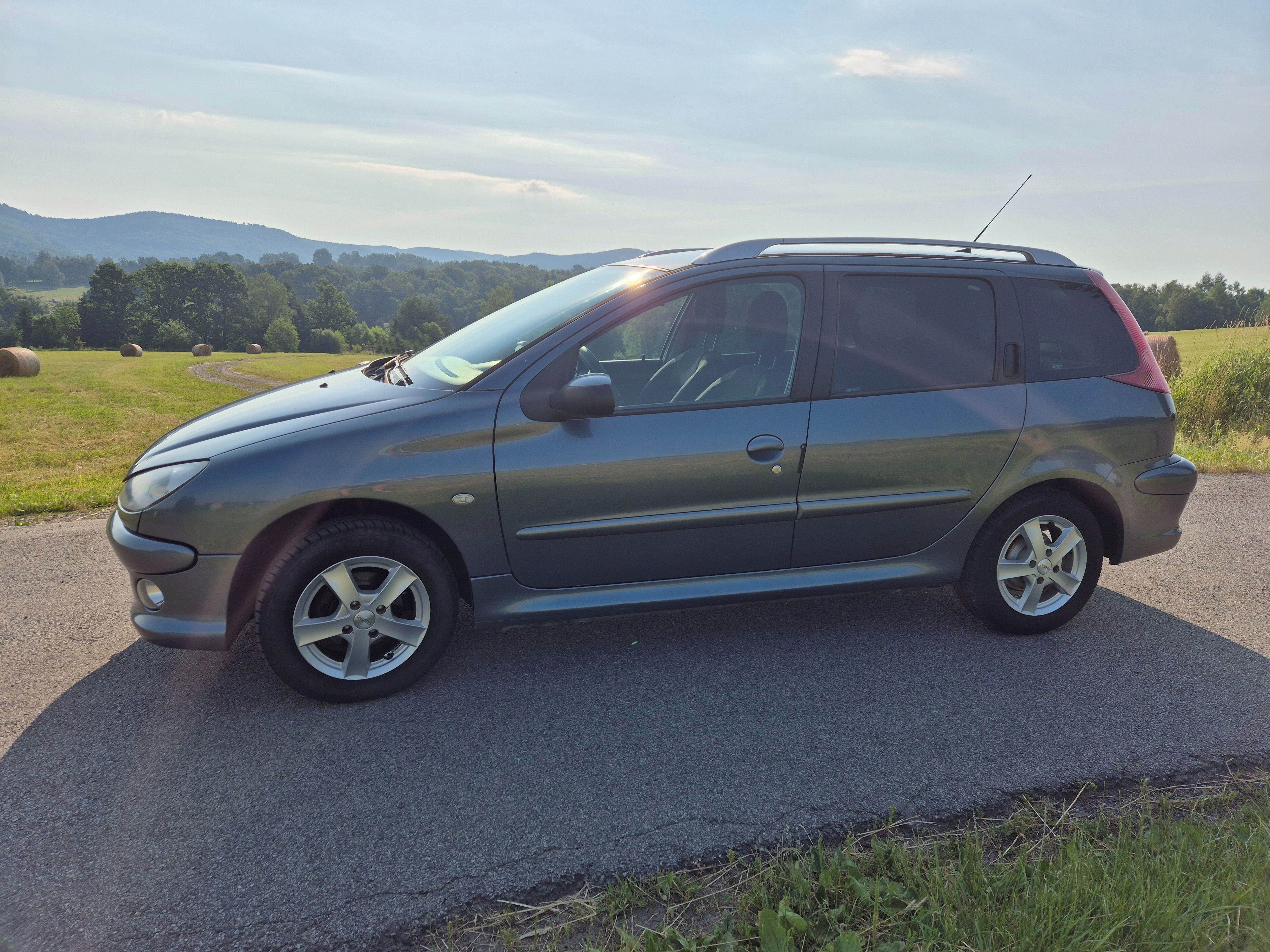 Peugeot 206, SW, 1.4i, A/C, BT, udržované - fotka 2