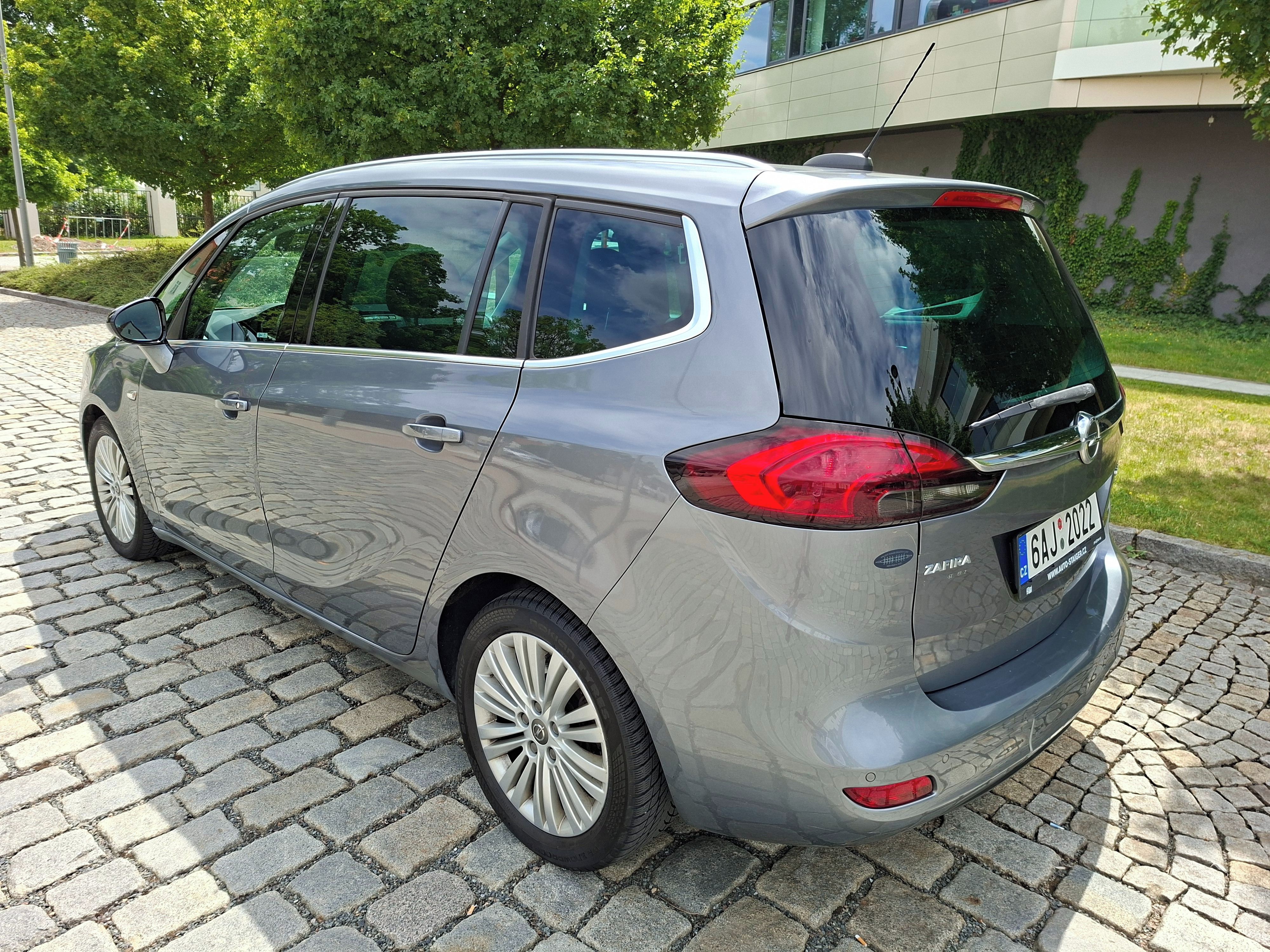 Opel Zafira, 125kW, 7 míst, nosič kol, ČR - fotka 5