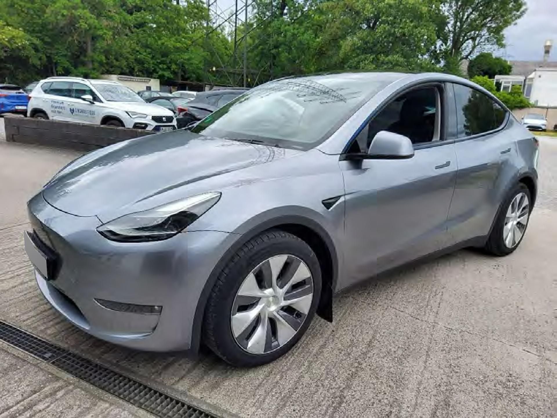 Tesla Model Y, Long Range AWD – 514 HP, 4×4 - fotka 3