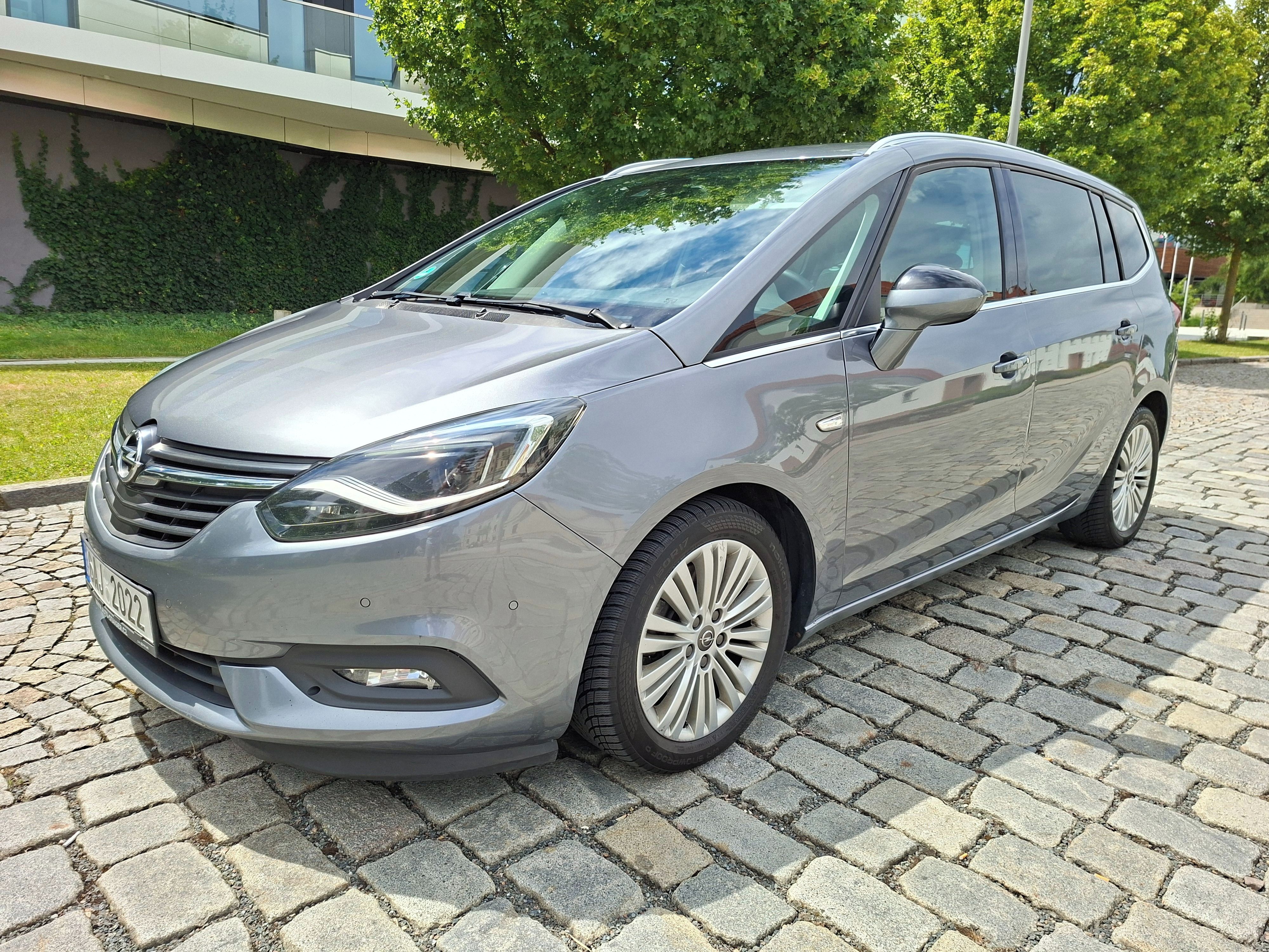 Opel Zafira, 125kW, 7 míst, nosič kol, ČR - fotka 3