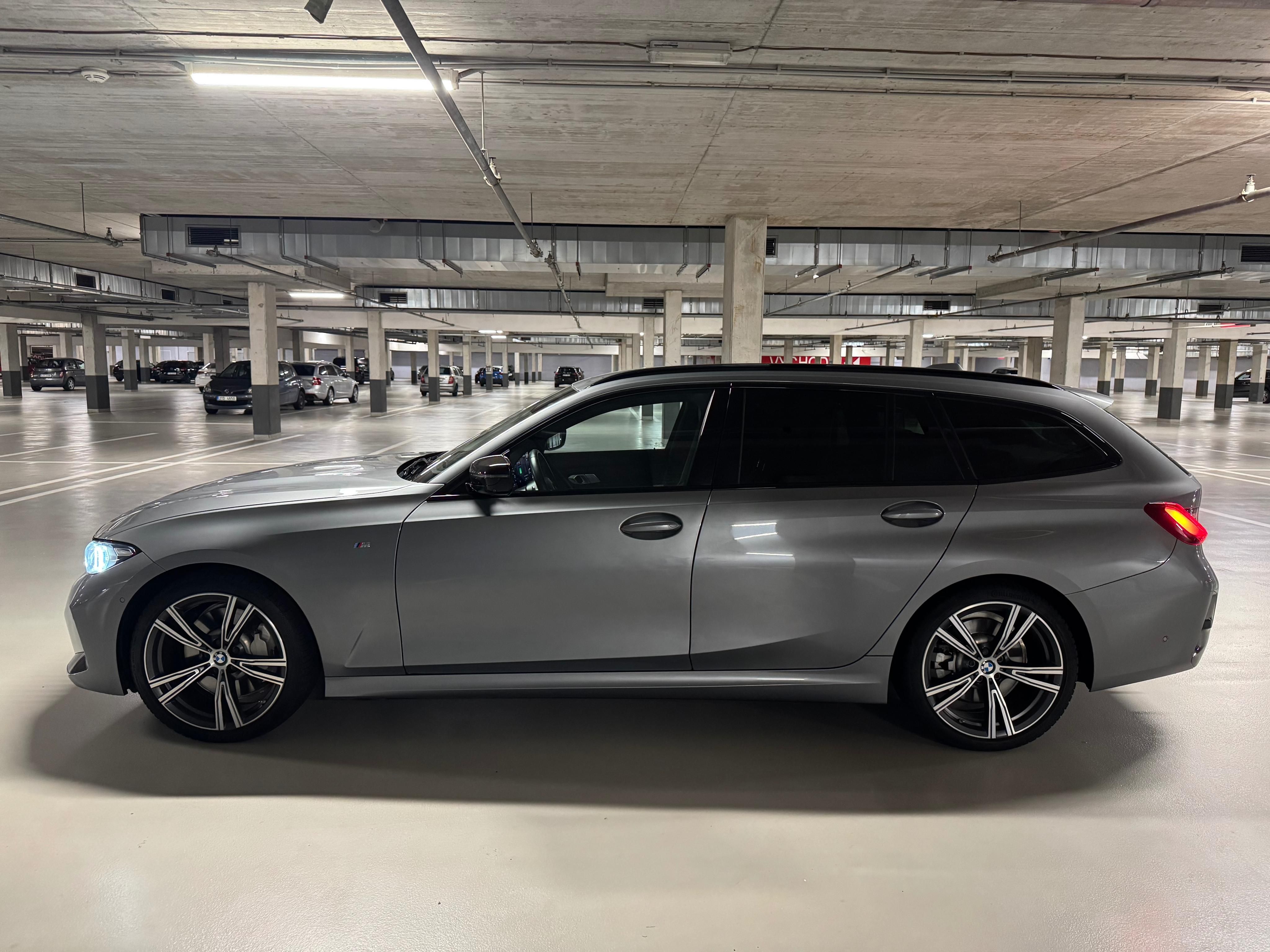 BMW Řada 3, BMW 330d xDrive Touring - fotka 6