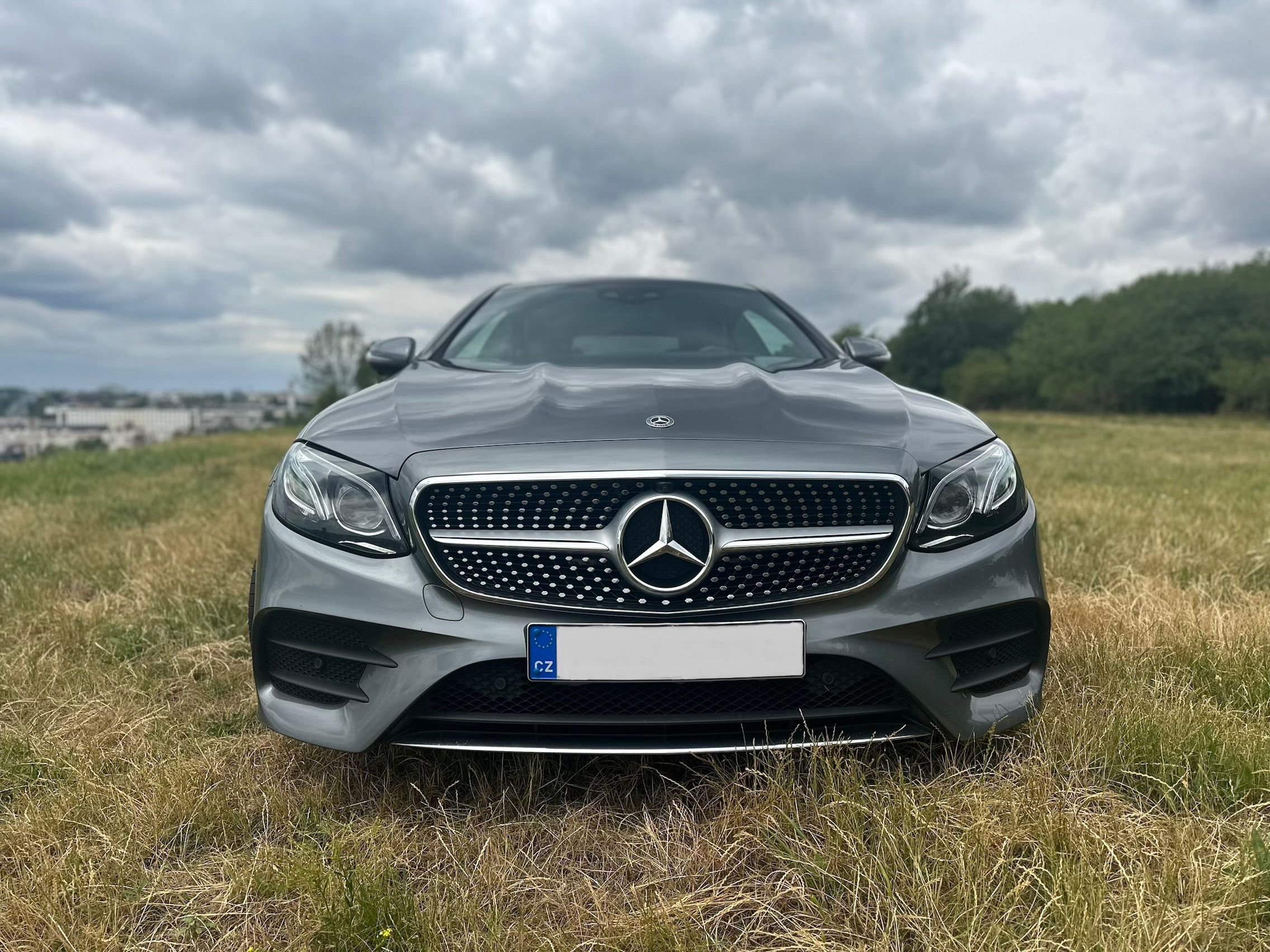 Mercedes-Benz Třídy E, 220d coupe 4MATIC, AMG, 4x4 - fotka 2