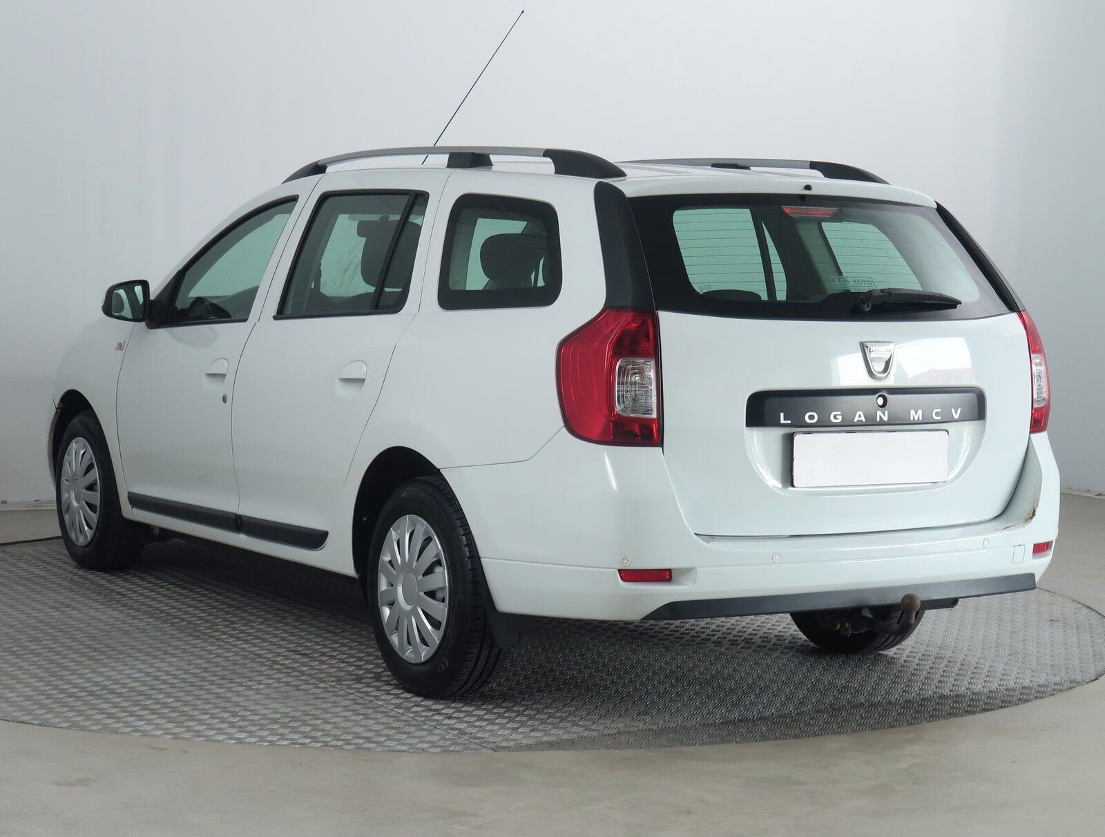 Dacia Logan, 1.2 16V, po STK, Tažné - fotka 4