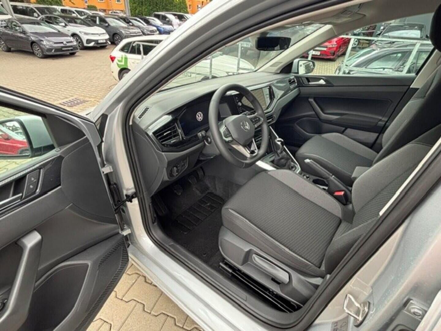 Volkswagen Polo, Love 1,0 TSI 70 kW - fotka 5