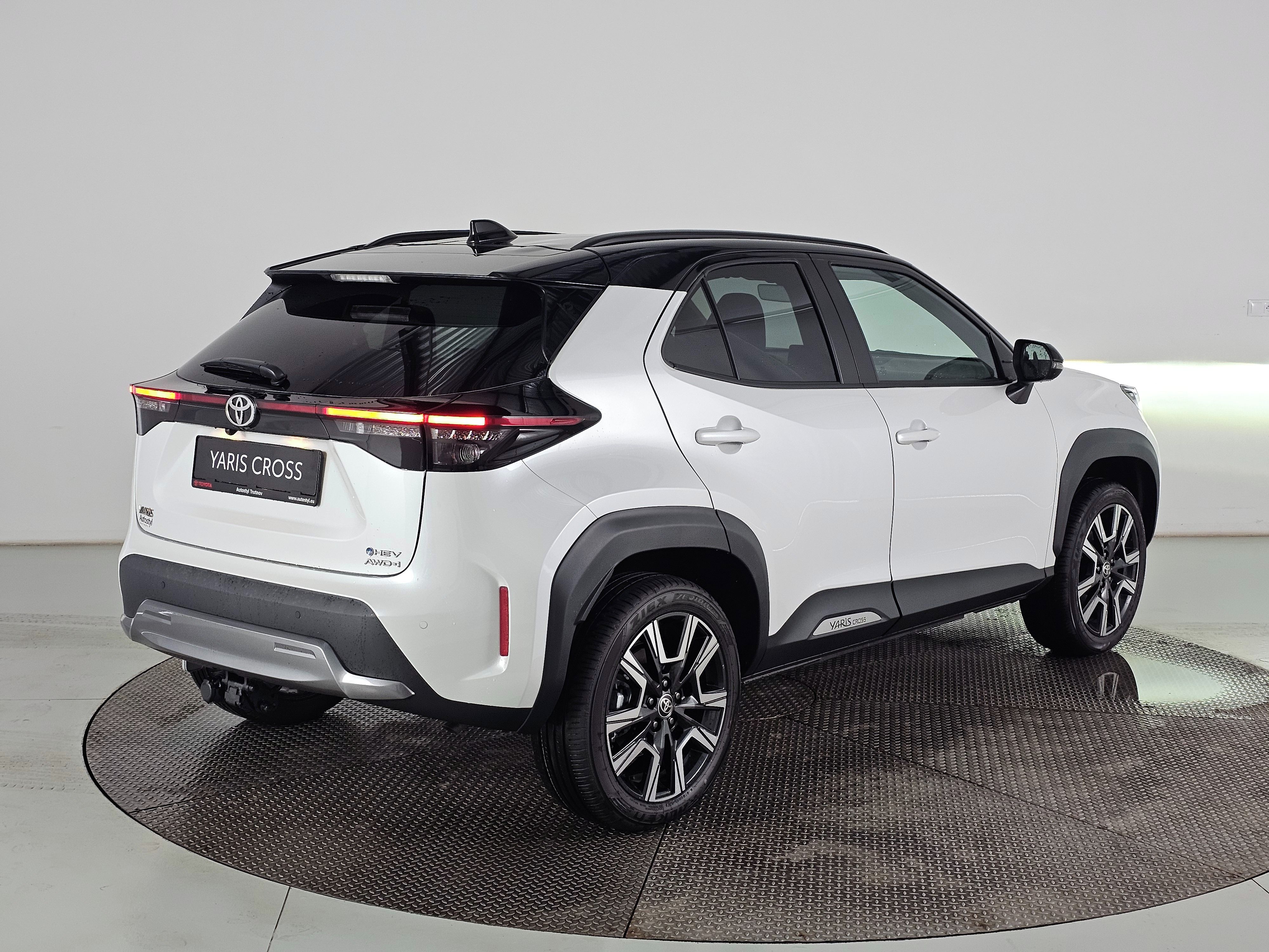Toyota Yaris Cross, 1.5HEV 130k 4X4 EXECUTIVE - fotka 3