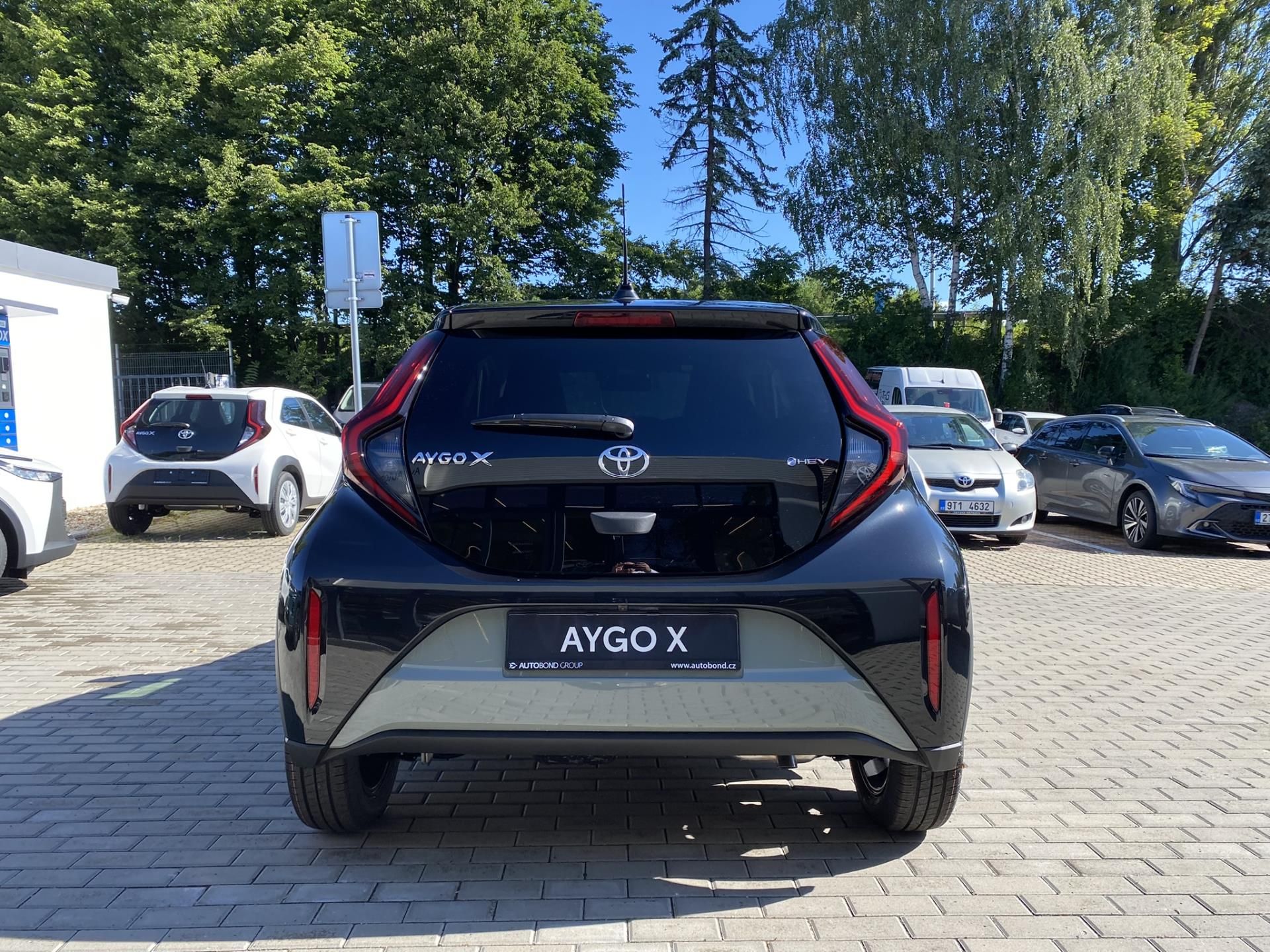 Toyota Aygo, 1.5 HEV STYLE - fotka 5