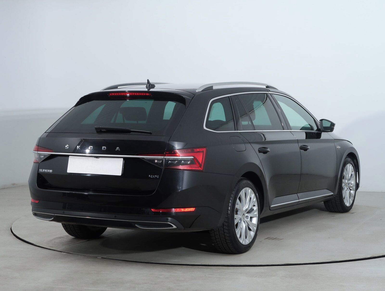 Škoda Superb, 2.0 TDI, Laurin&Klement - fotka 5