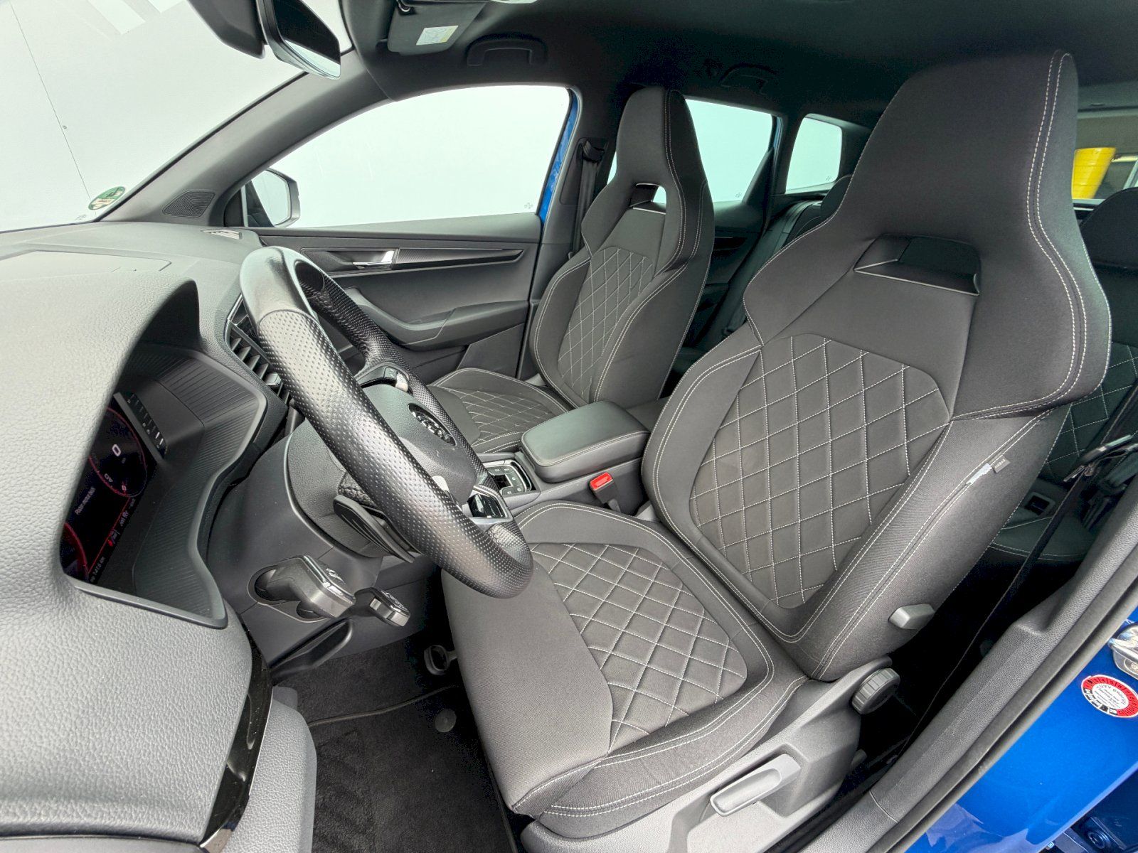 Škoda Karoq, 2.0 TSI 140kW DSG 4x4 SportLin - fotka 6
