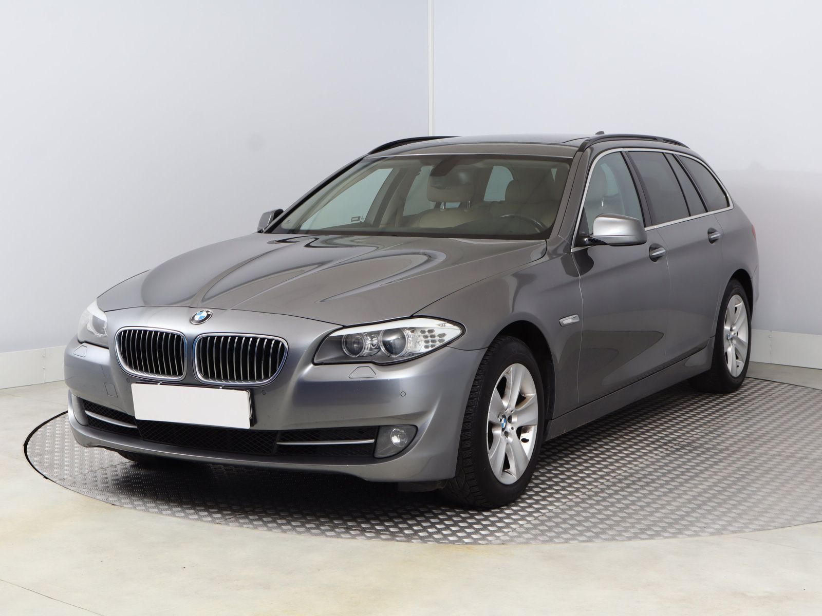 BMW Řada 5, 530d xDrive, 4X4, Automat - fotka 3