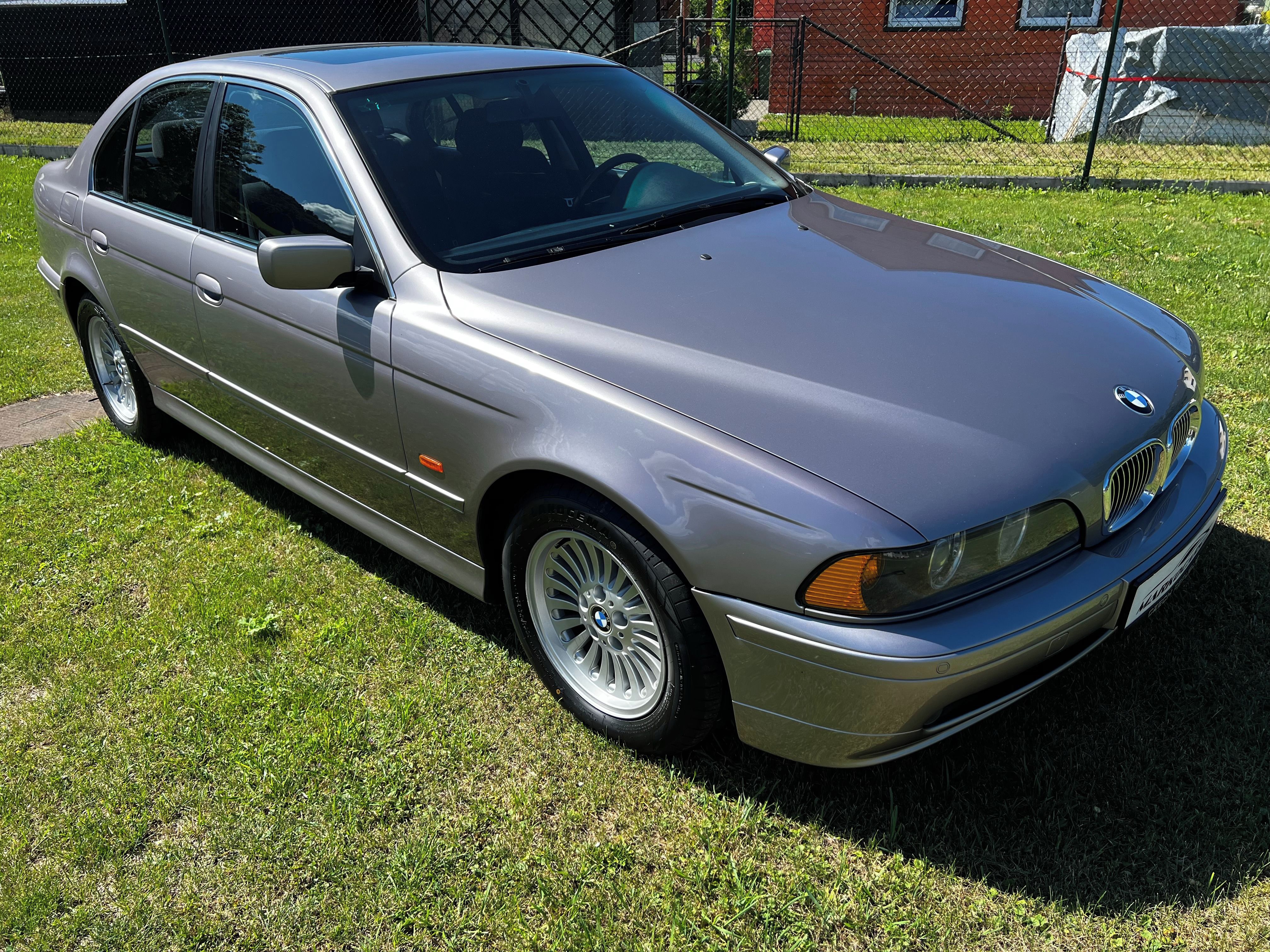 BMW Řada 5, 525i 1.MAJ. AUTOMAT SERVISKA - fotka 3