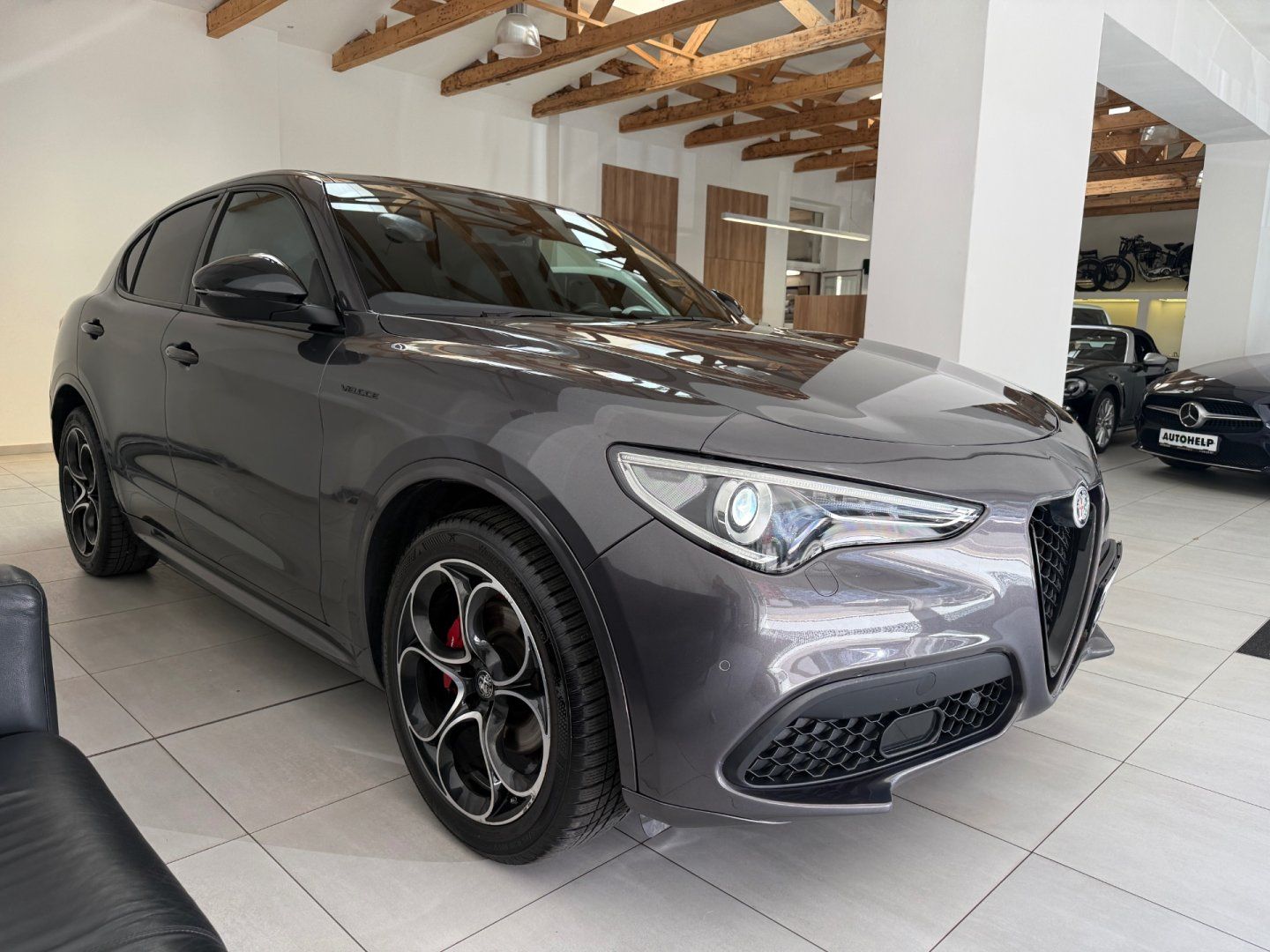 Alfa Romeo Stelvio, 2.2 210 HP Veloce 8AT Q4 - fotka 3
