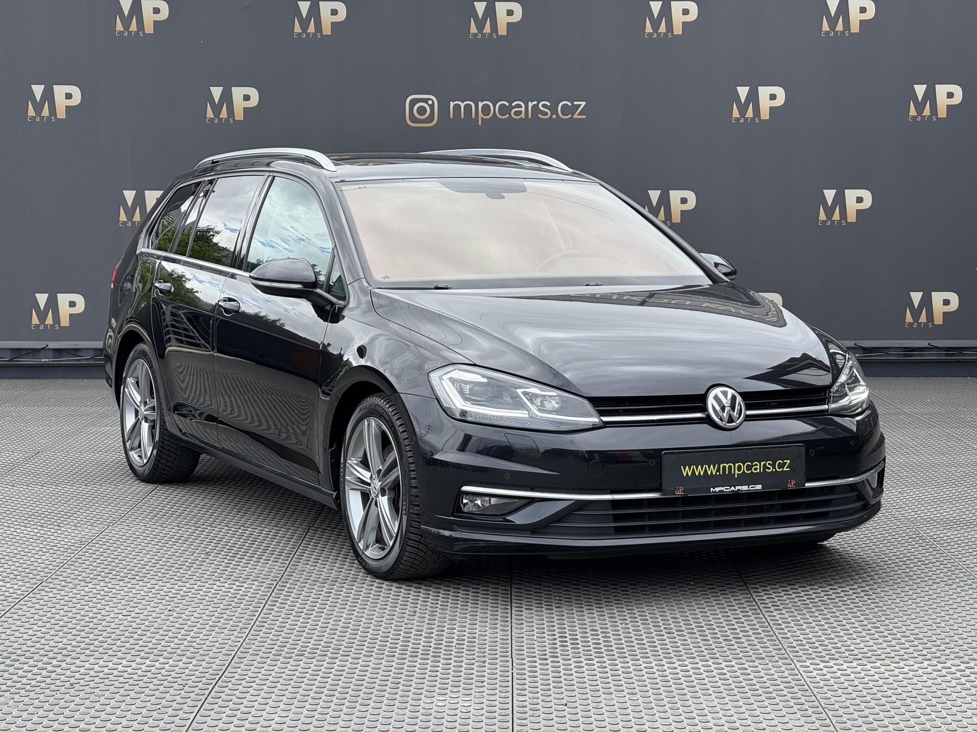 Volkswagen Golf, VII 1.4TSi MAN Highline, PANO - fotka 3