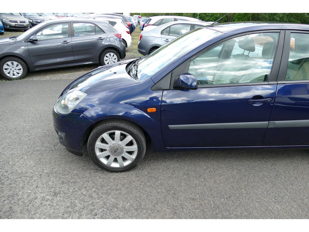 Ford Fiesta, 1,6 74KW KLIMA - fotka 4