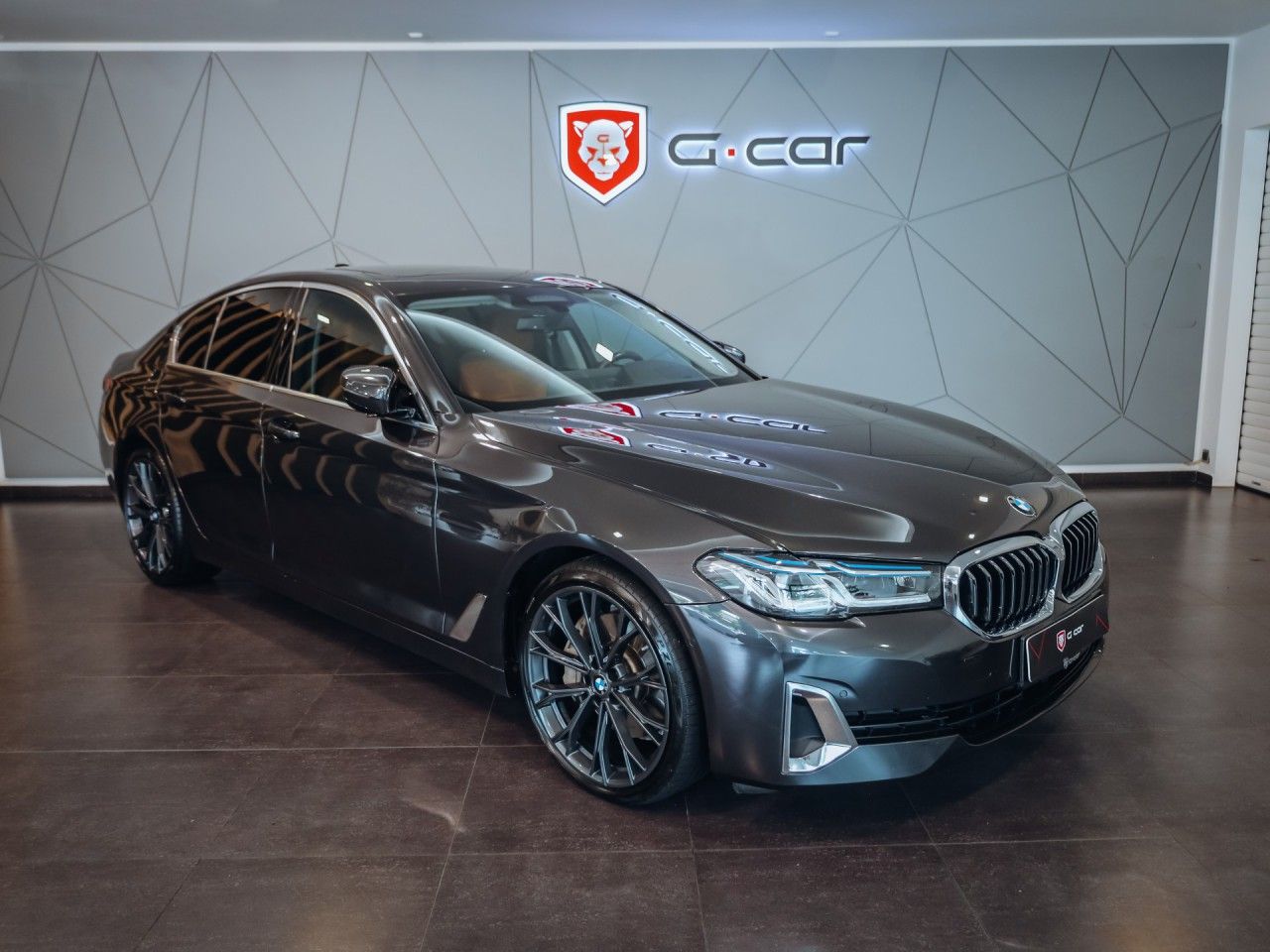 BMW Řada 5, 530d xDrive 210 kW - fotka 2