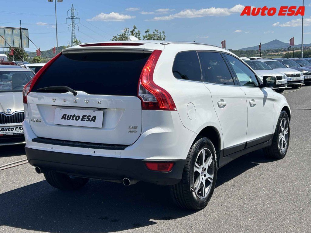 Volvo XC60, 2.4DS,ČR - fotka 4